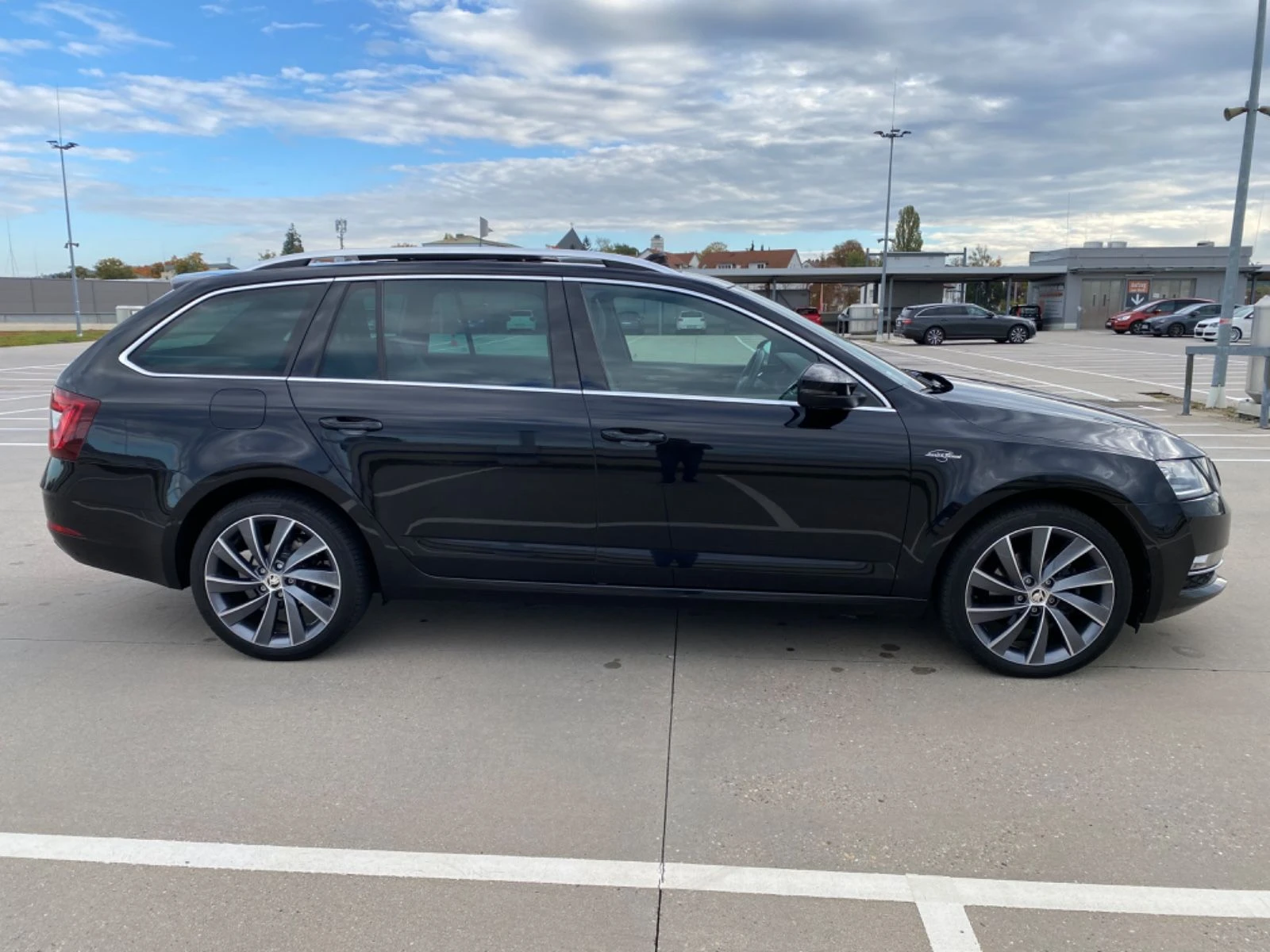 Skoda Octavia 2.0 TDI/L&K/PANO/LED/CAMERA/VIRTUAL/DISTRONIC/FULL - изображение 6