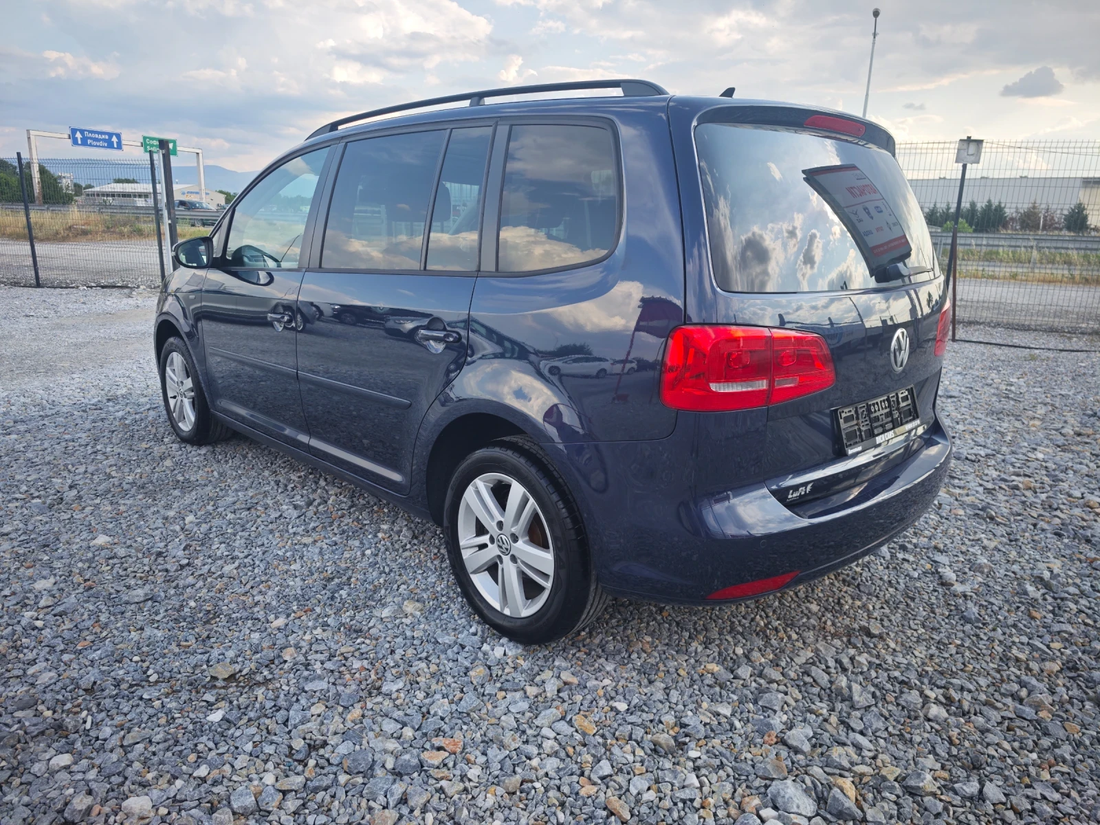 VW Touran 2.0TDI  - изображение 6