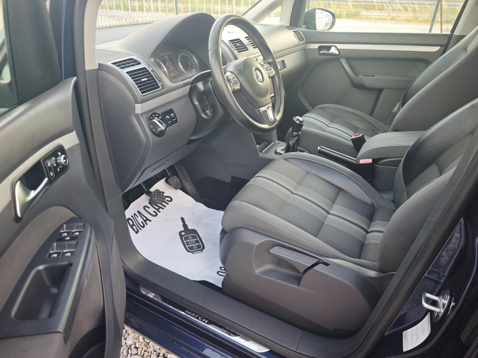 VW Touran 2.0TDI  - изображение 10