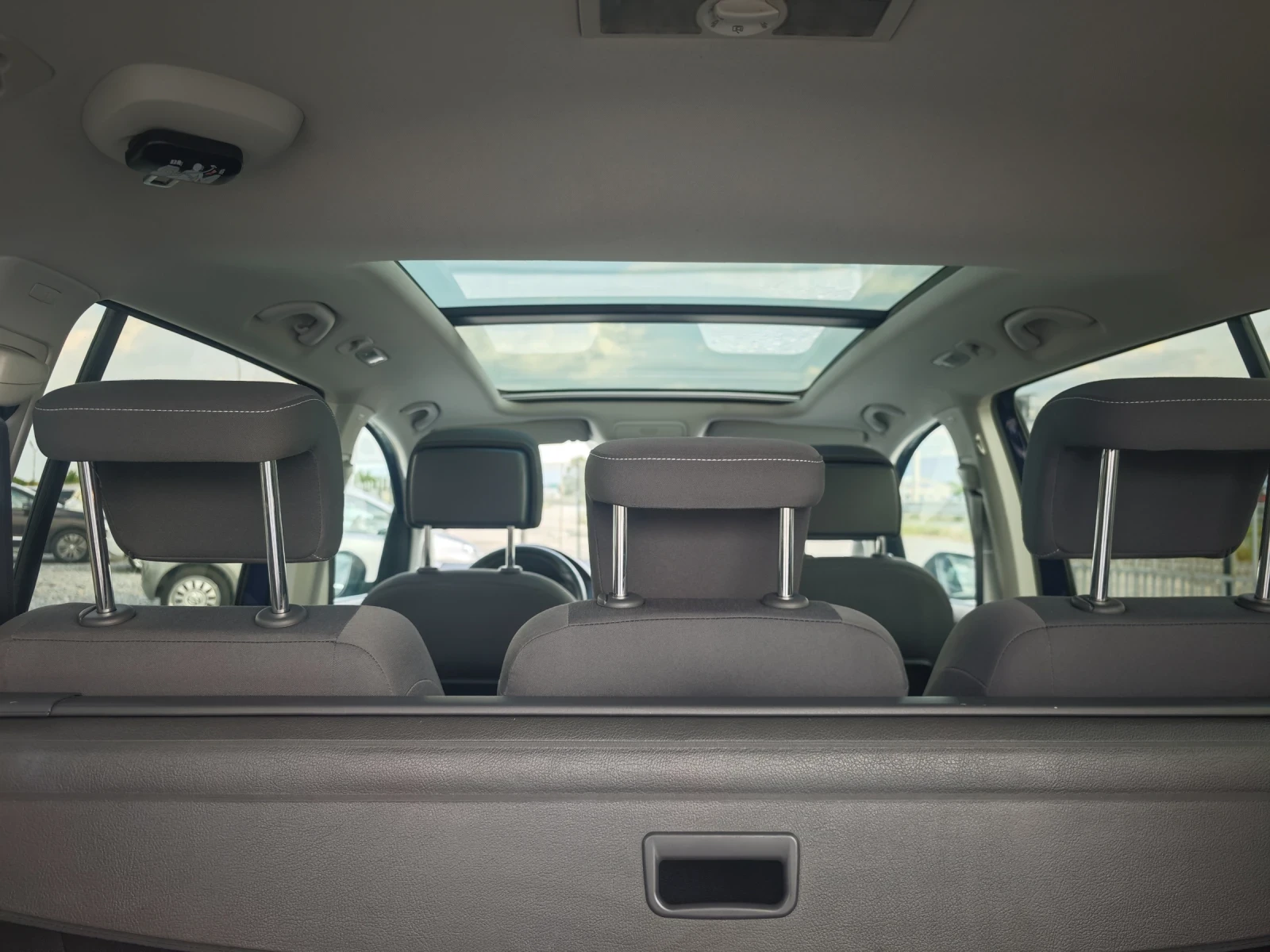 VW Touran 2.0TDI  - изображение 9