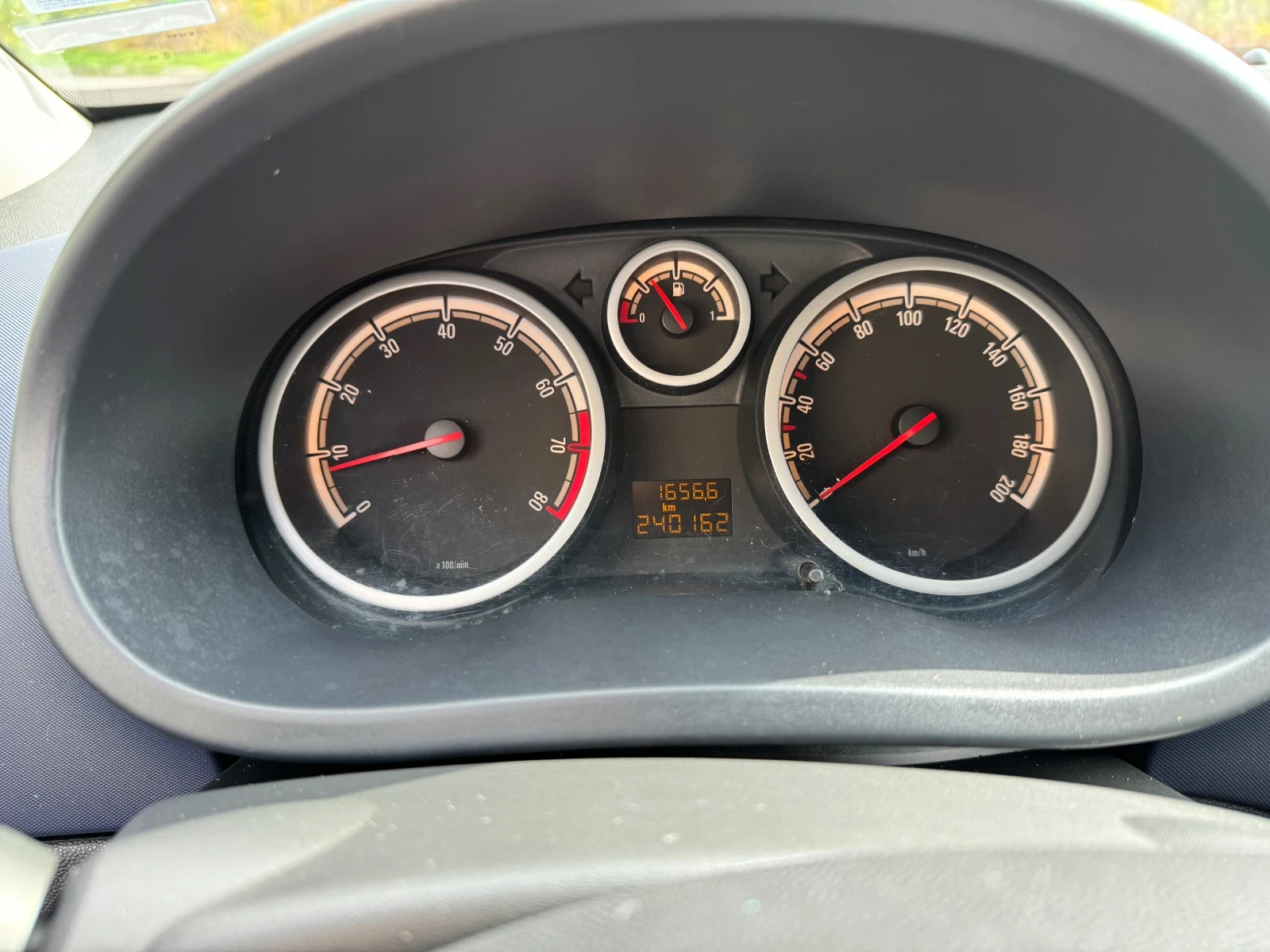 Opel Corsa 1, 2 бензин - изображение 8