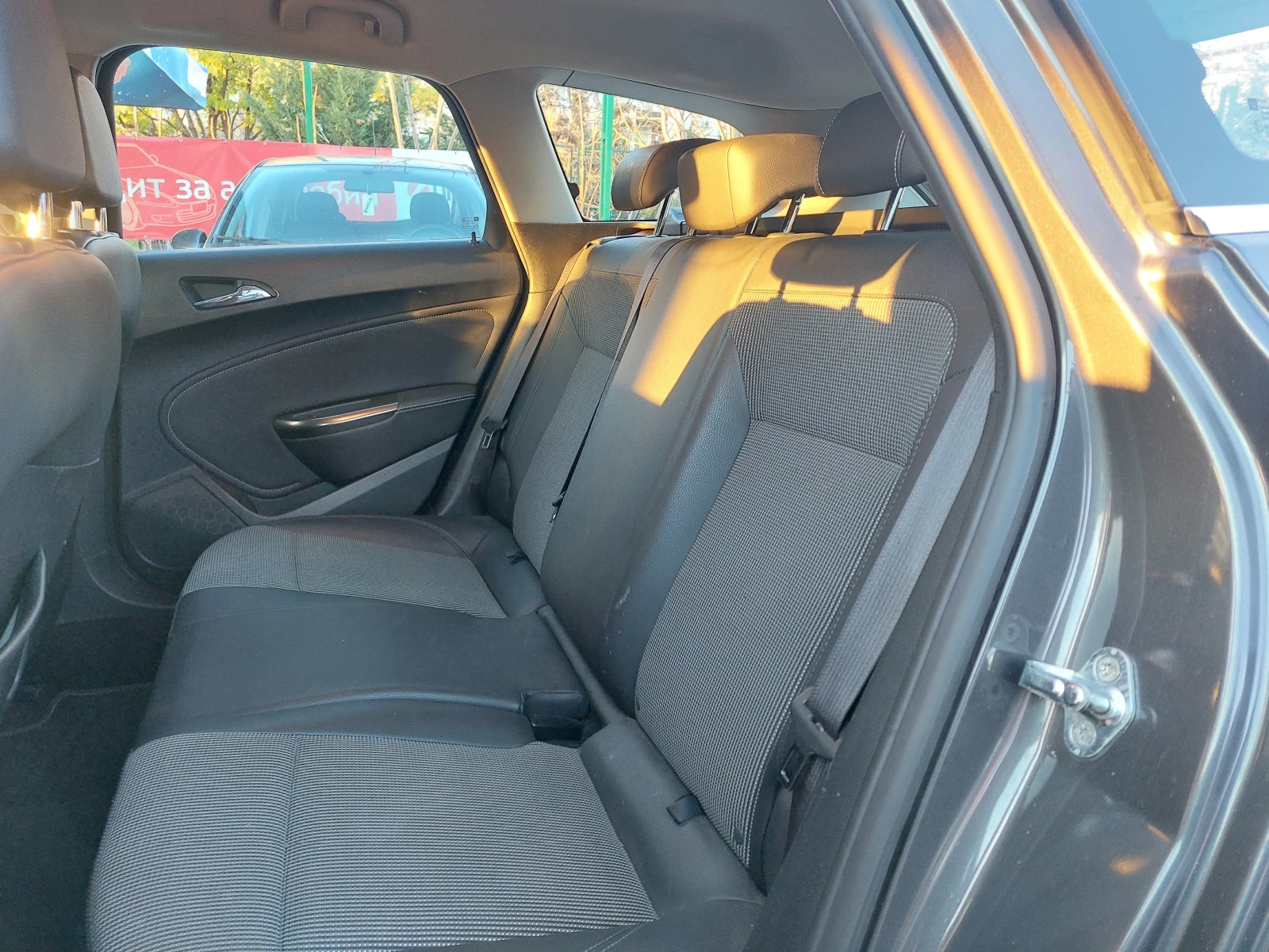 Opel Astra 1.7CDTI* 6-SPEED* 36м. х 207лв.*  - изображение 8