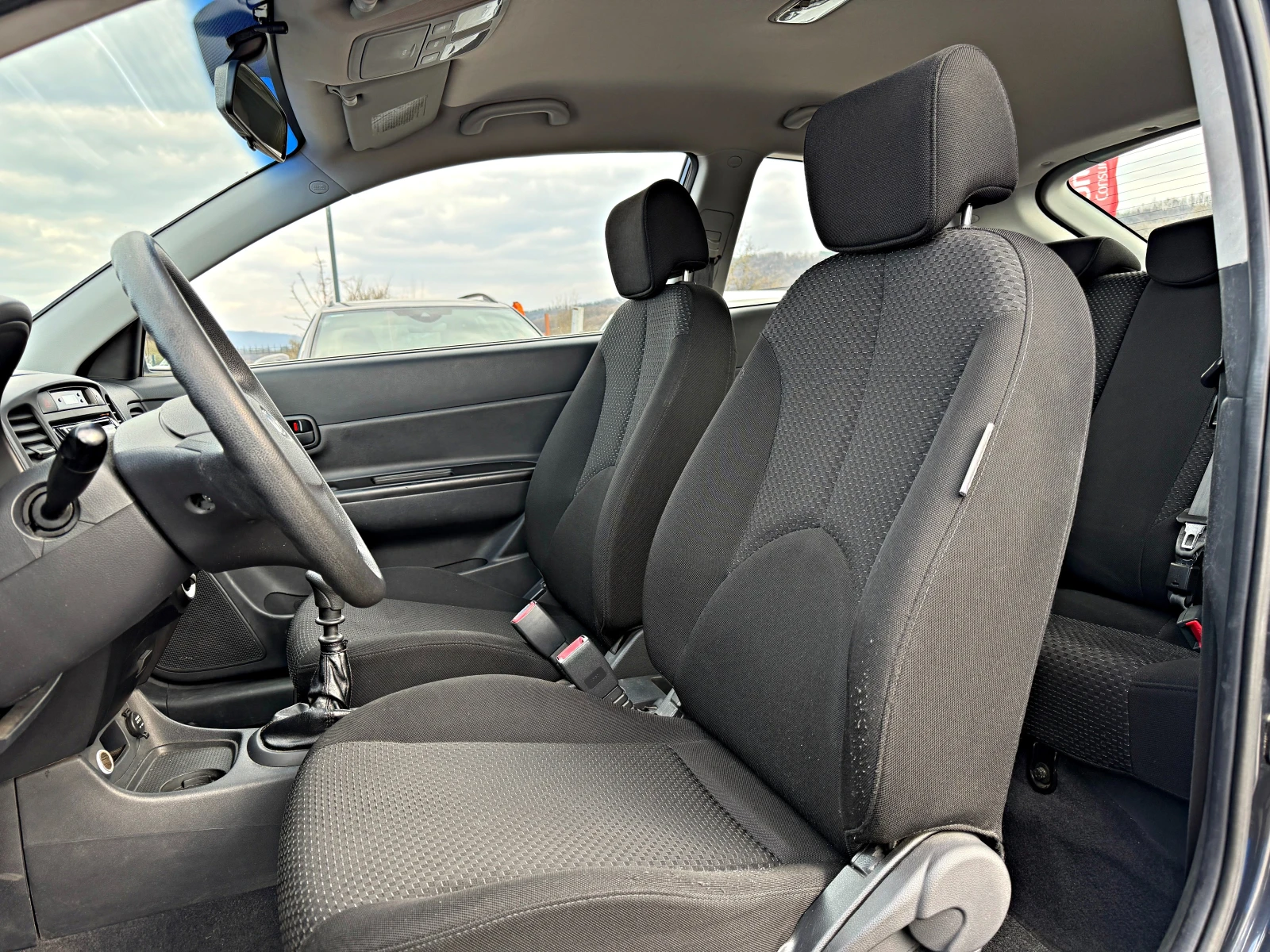 Hyundai Accent 1.4 КЛИМАТИК ЕЛ ПАКЕТ, снимка 10 - Автомобили и джипове - 53878726