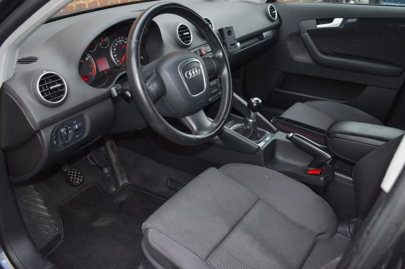 Audi A3 1, 6 MPI, XENON, 18" ALU, Клима, ЛИЗИНГ , снимка 7 - Автомобили и джипове - 54150630