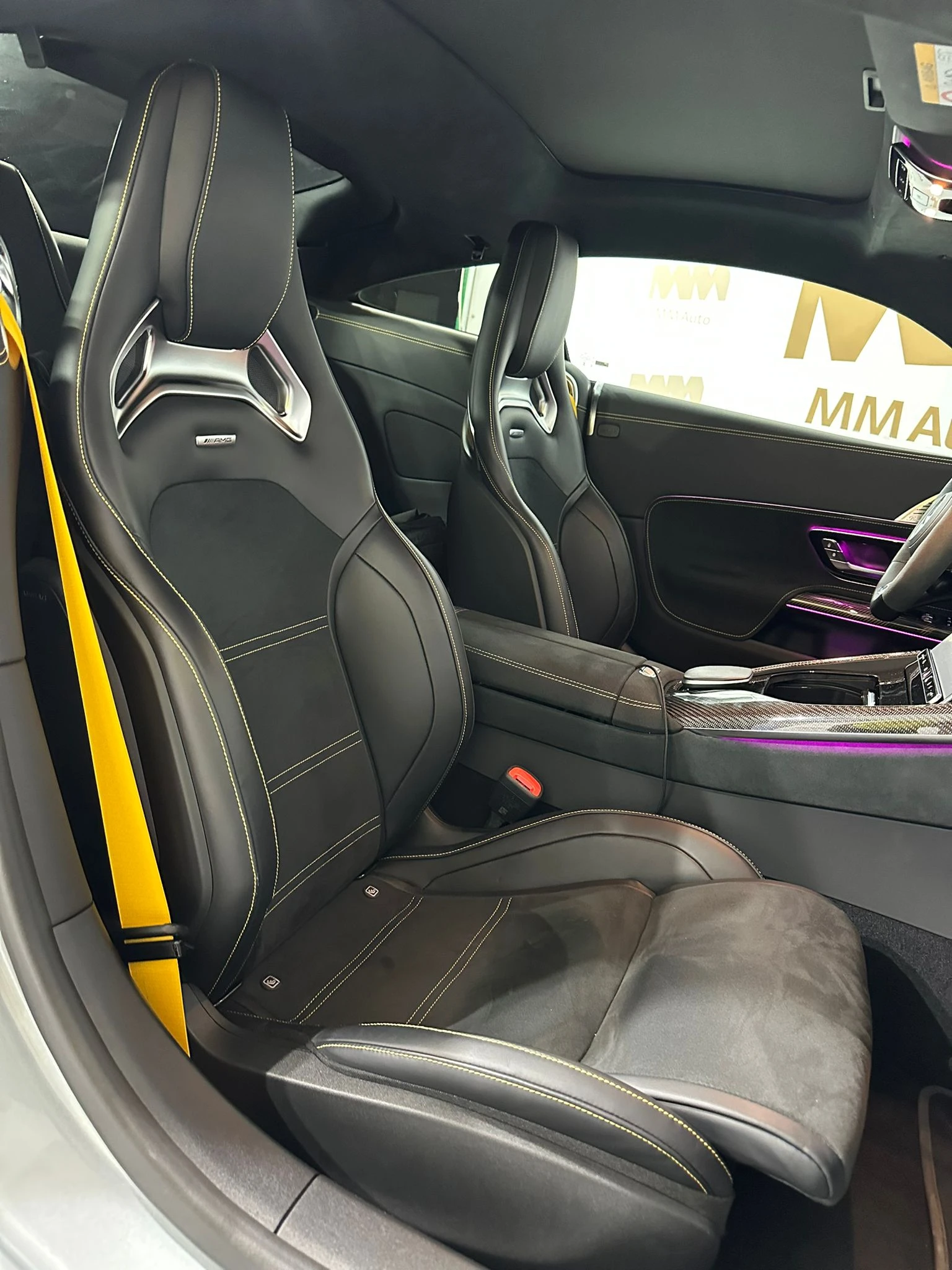 Mercedes-Benz AMG GT 63 4Matic+ Ceramic* AeroKit* Carbon* Burmester, снимка 9 - Автомобили и джипове - 54511102