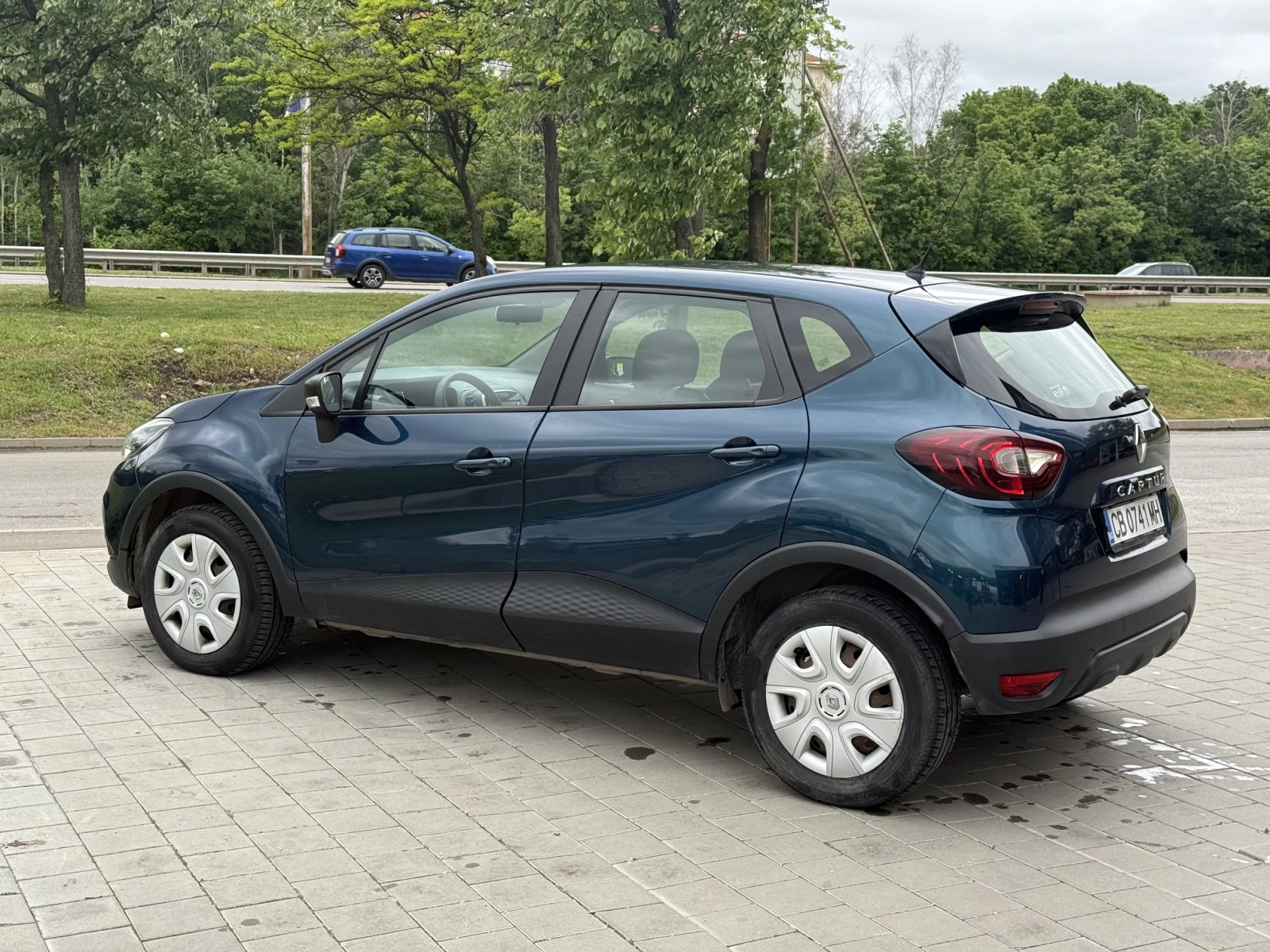 Renault Captur 1.5d, снимка 6 - Автомобили и джипове - 54585008
