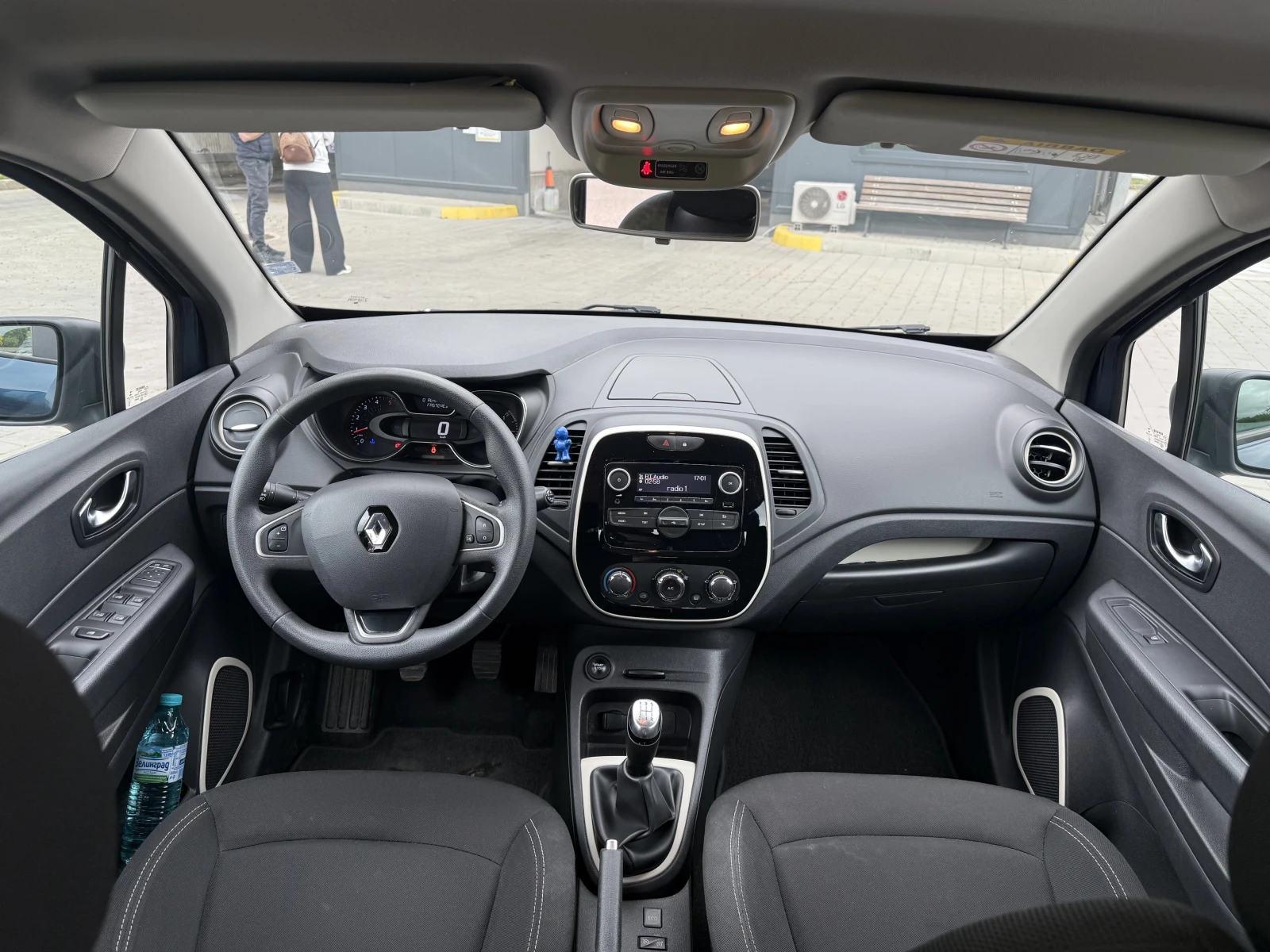 Renault Captur 1.5d, снимка 9 - Автомобили и джипове - 54585008