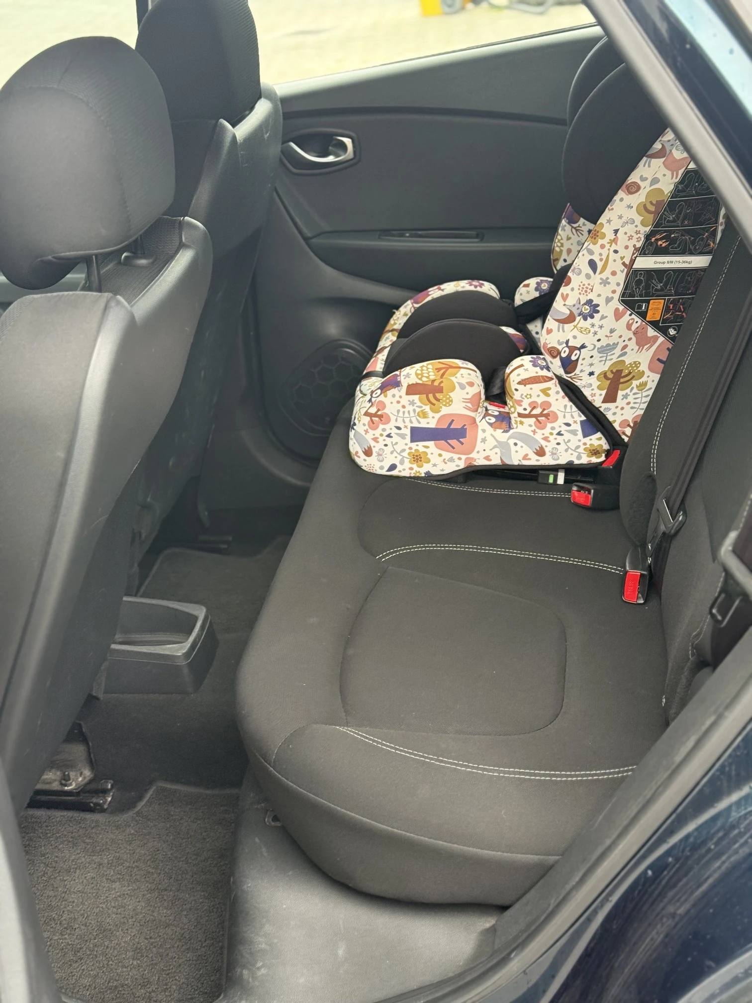 Renault Captur 1.5d, снимка 11 - Автомобили и джипове - 54585008