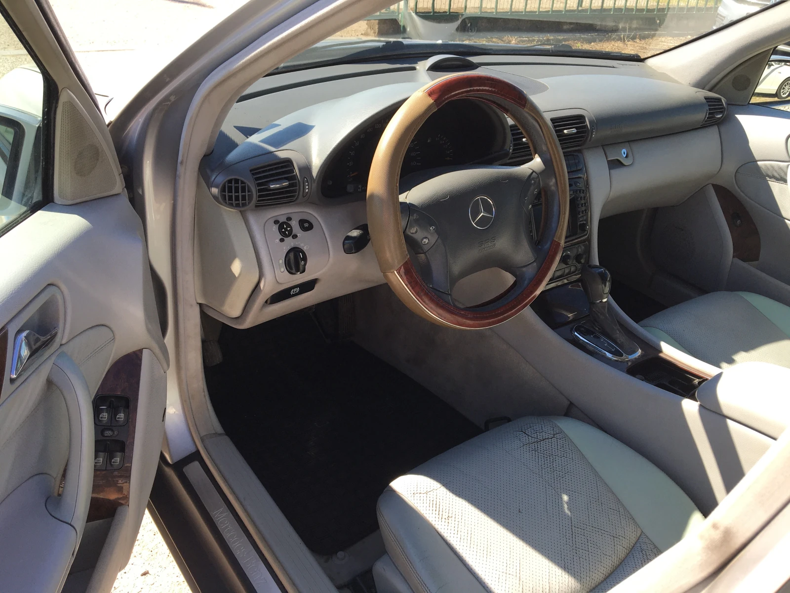 Mercedes-Benz C 270 2.7CDI 170kc АВТОМАТ, снимка 9 - Автомобили и джипове - 54681675