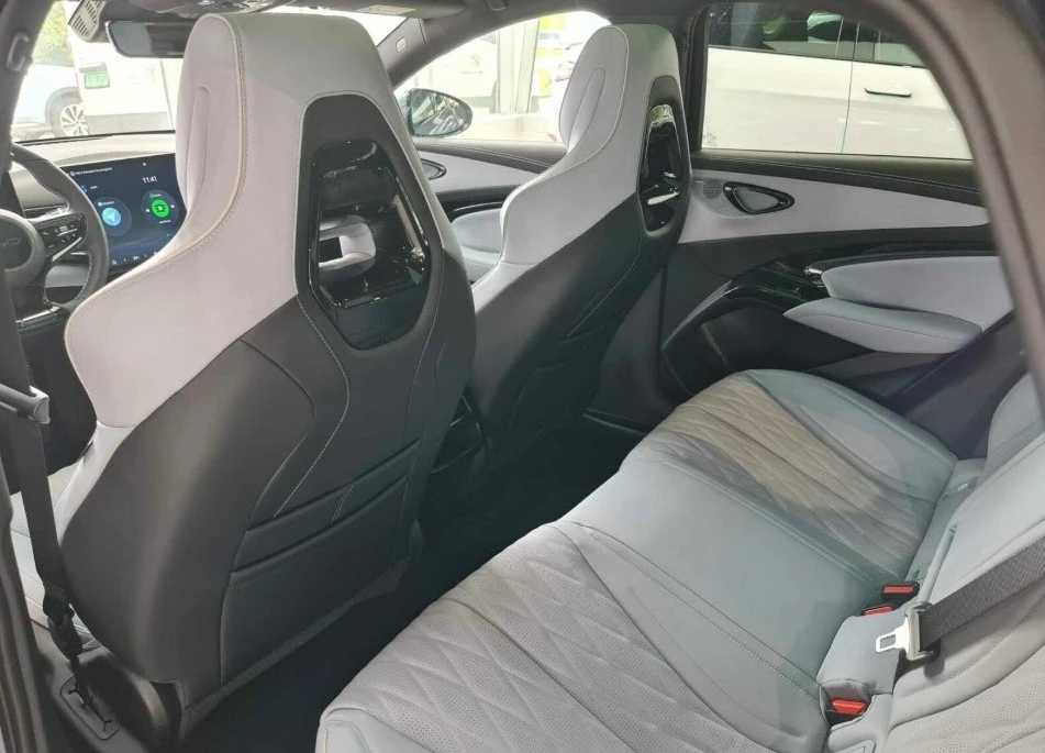 BYD Seal Excellence 82.5 kWh AWD, снимка 11 - Автомобили и джипове - 54745759