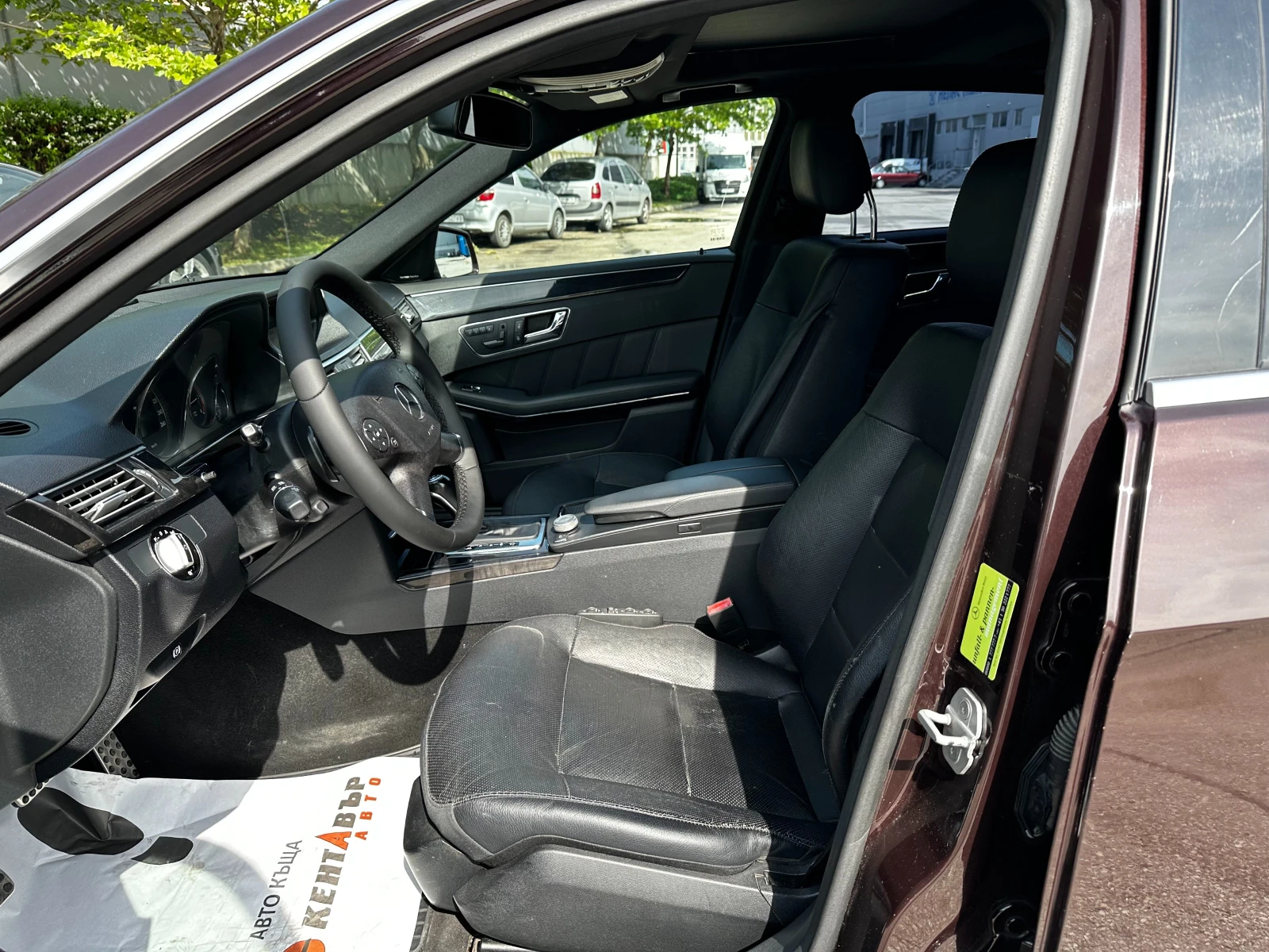 Mercedes-Benz E 250 АМГ пакет/204кс/ГАРАНЦИЯ, снимка 9 - Автомобили и джипове - 54844088