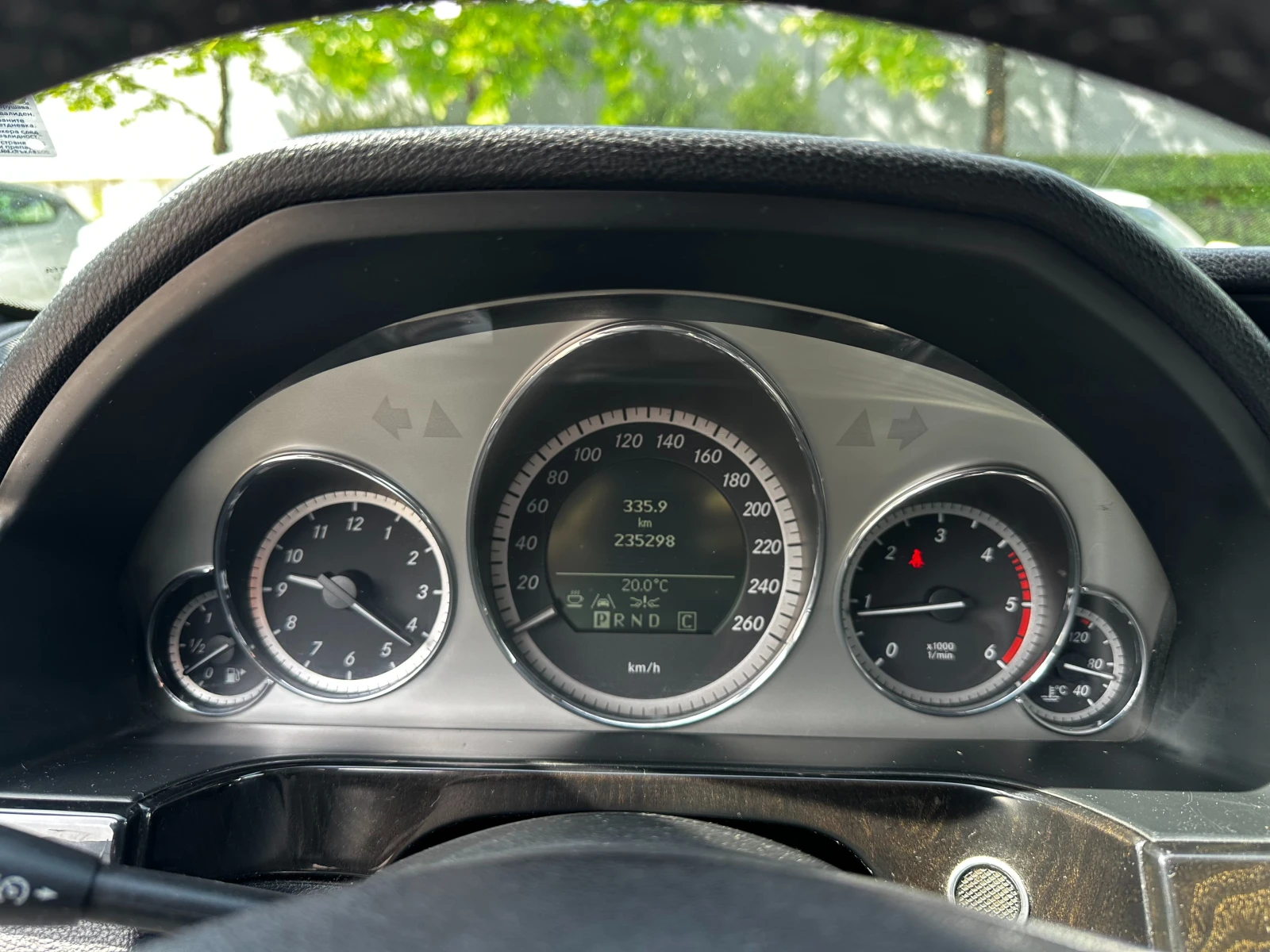 Mercedes-Benz E 250 АМГ пакет/204кс/ГАРАНЦИЯ, снимка 17 - Автомобили и джипове - 54844088