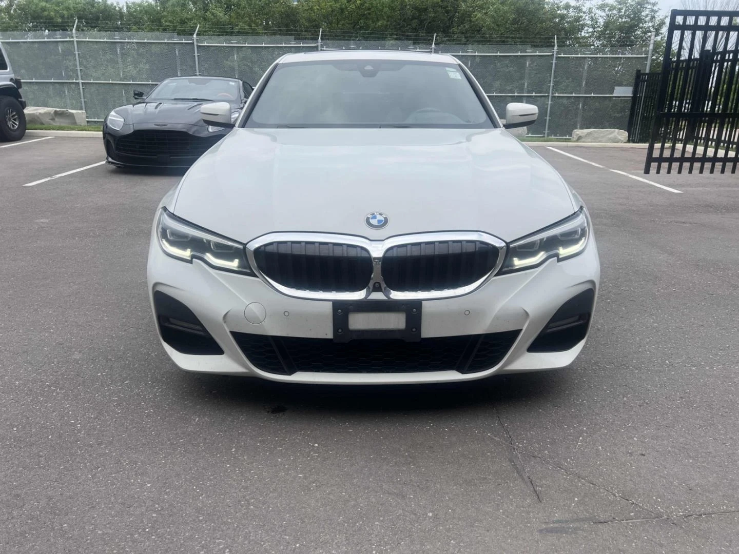 BMW 330 M-pkg| HUD| 360| Adaptive M| Keyless, снимка 2 - Автомобили и джипове - 55058260