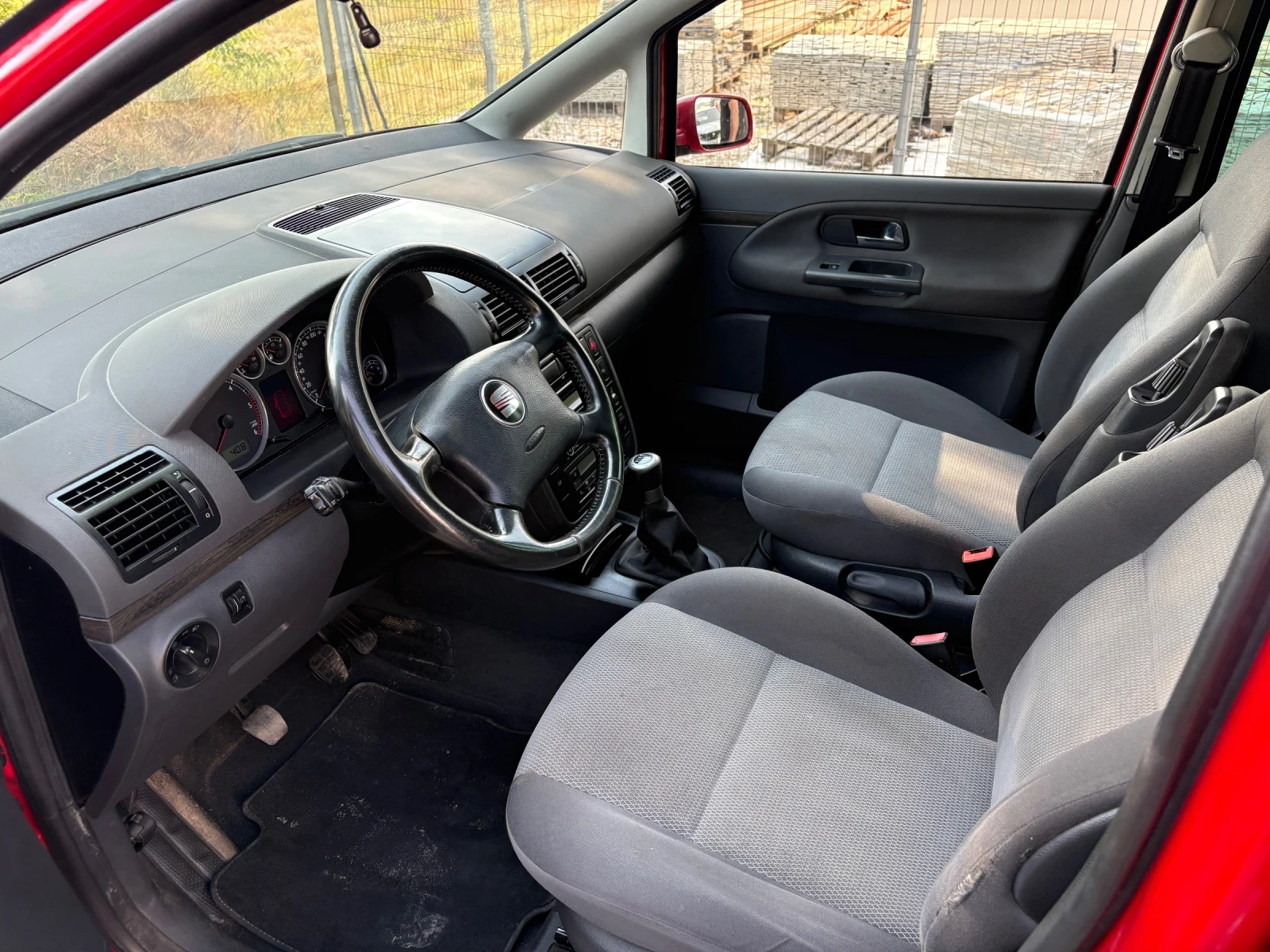 Seat Alhambra 1.9TDI 4x4, снимка 6 - Автомобили и джипове - 55067376