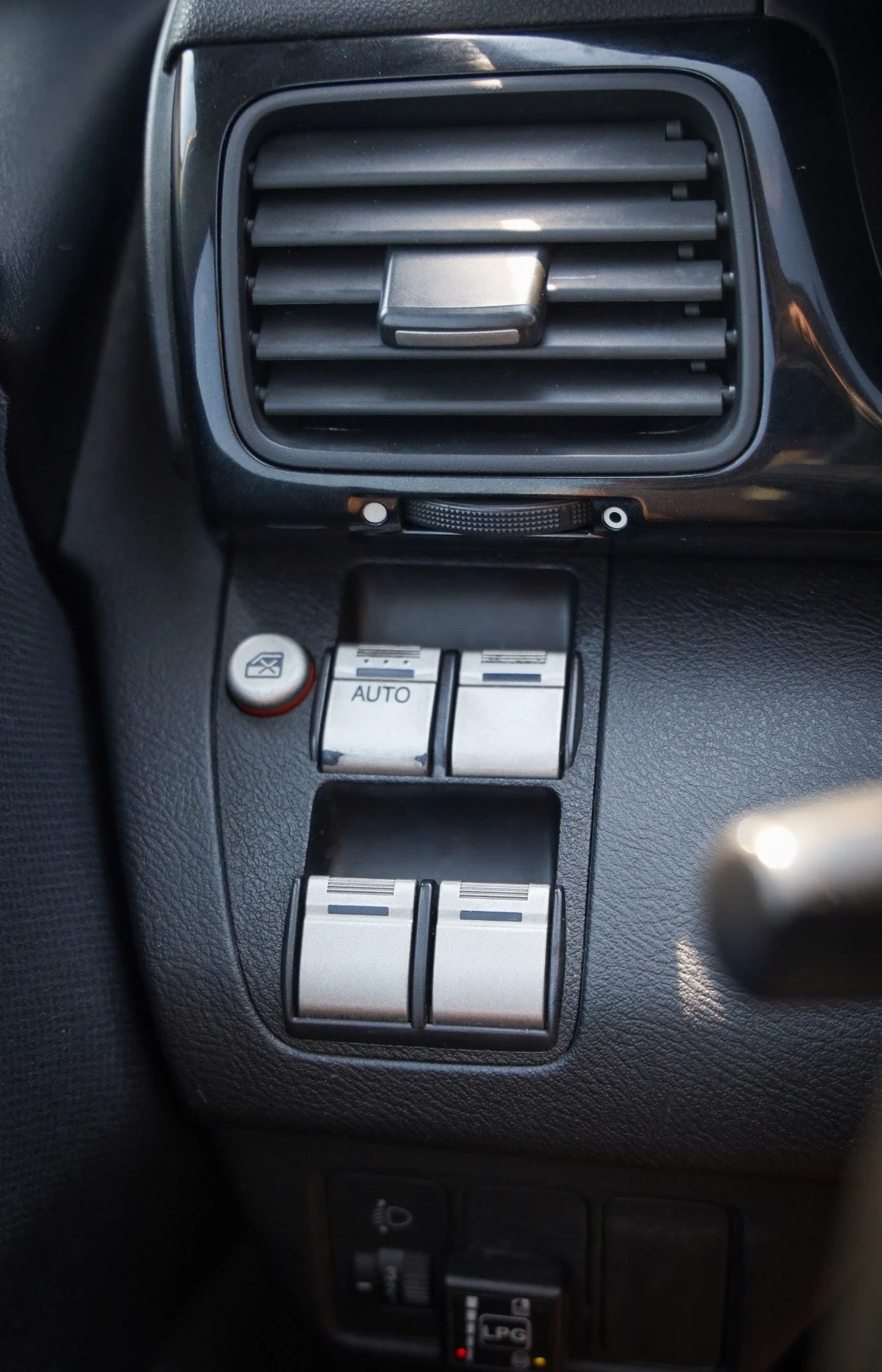 Honda Fr-v 1.7 v-TEC ГАЗ ЛИЗИНГ, снимка 7 - Автомобили и джипове - 55568149