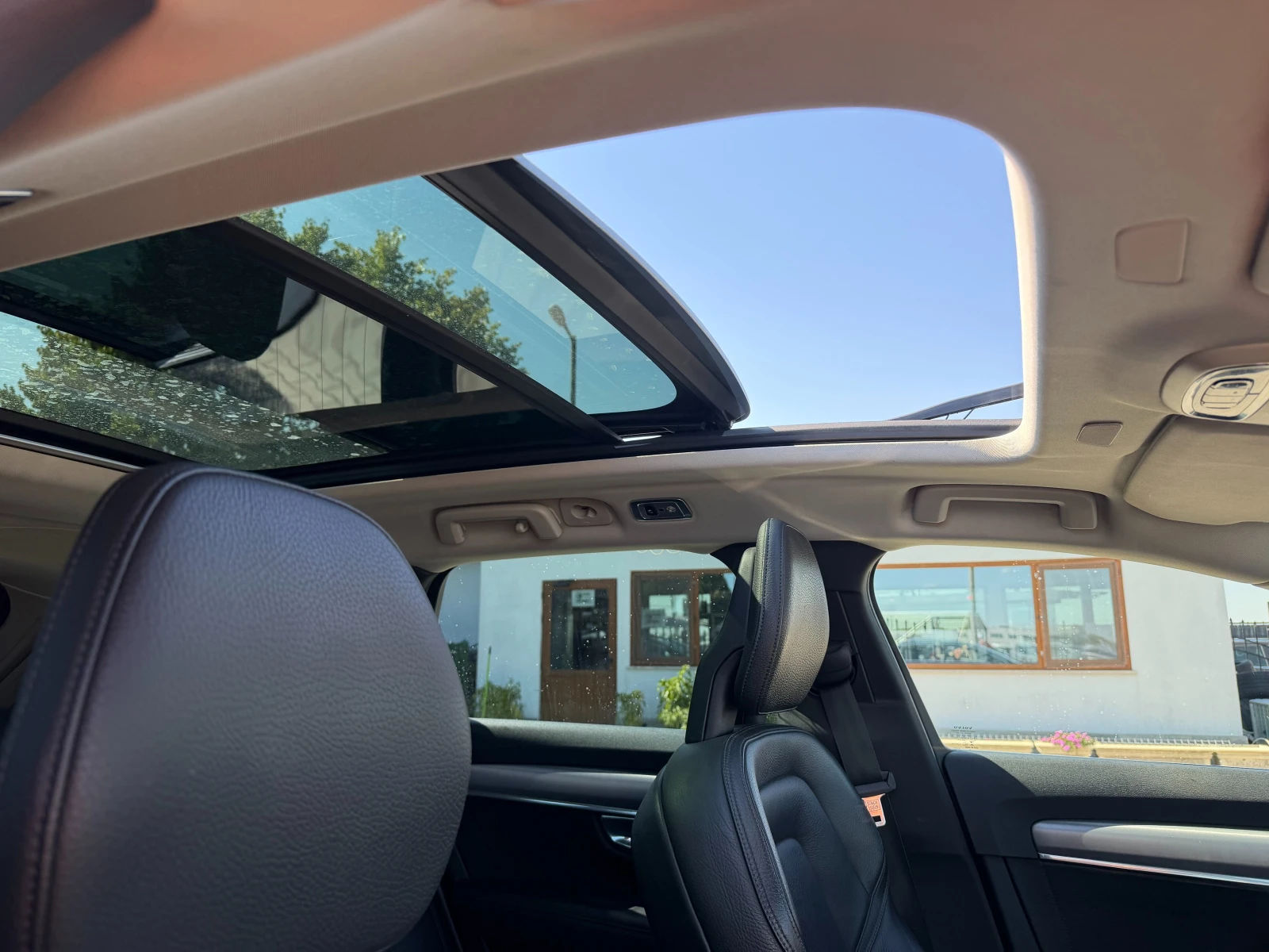 Volvo V90 2.0D3 AWD AVTOMAT/PANORAMA/KOJA/NAVI/KAMERA EURO 6, снимка 11 - Автомобили и джипове - 56130860