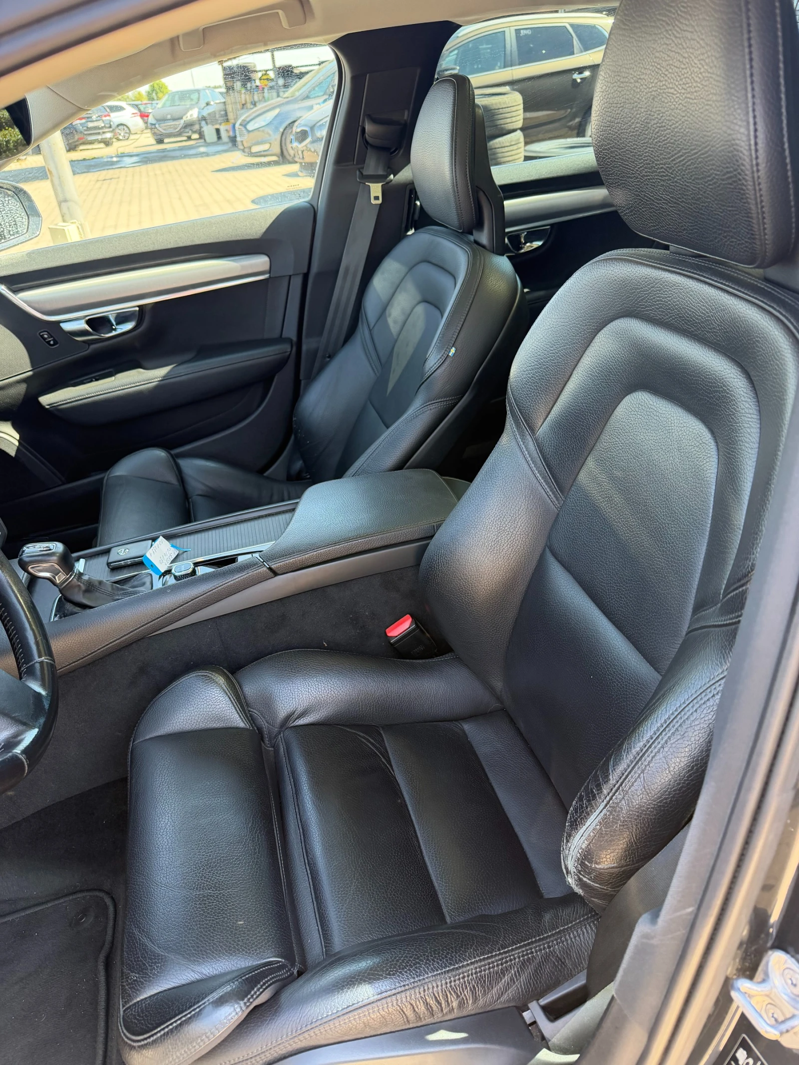 Volvo V90 2.0D3 AWD AVTOMAT/PANORAMA/KOJA/NAVI/KAMERA EURO 6, снимка 13 - Автомобили и джипове - 56130860