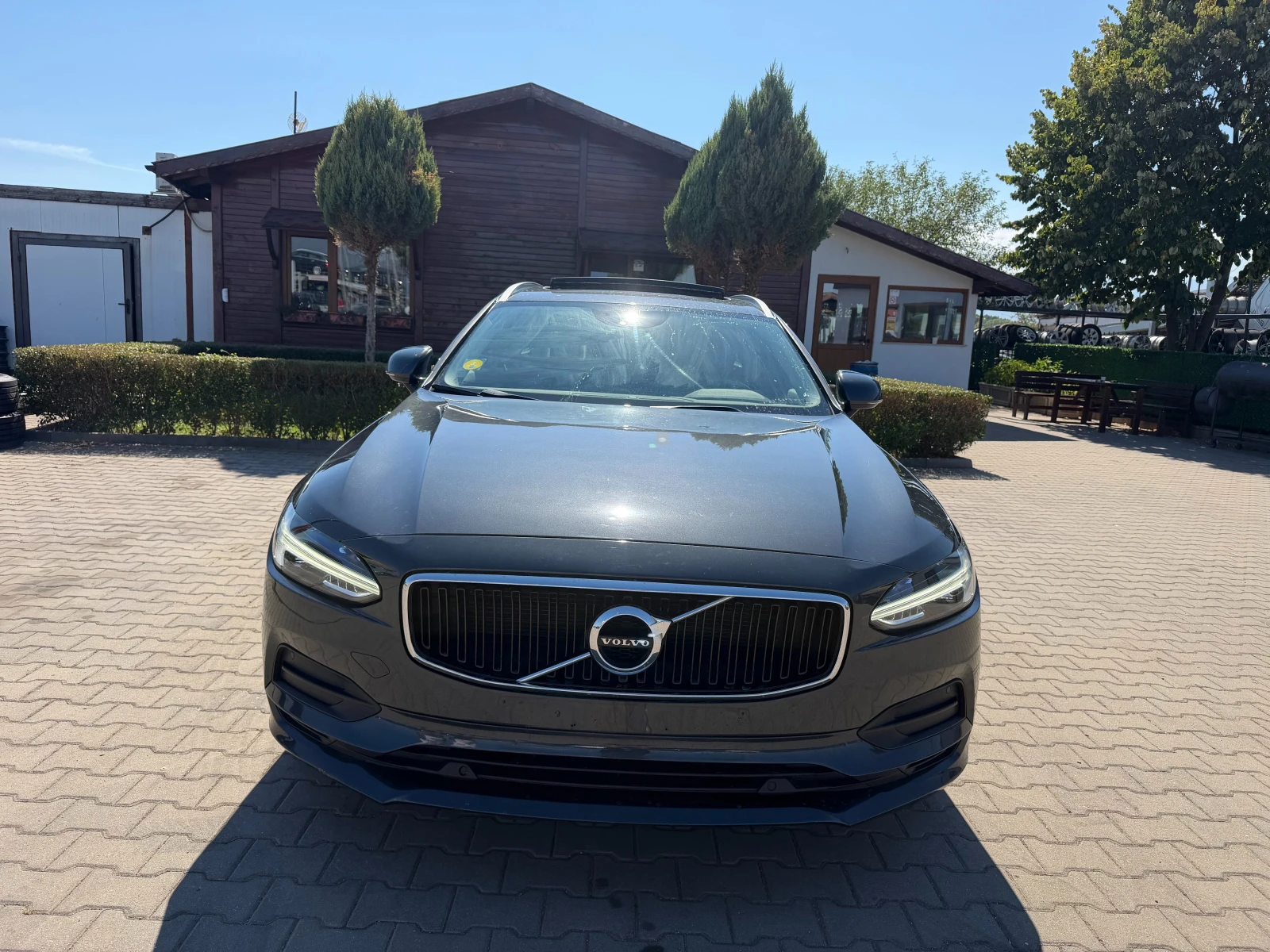 Volvo V90 2.0D3 AWD AVTOMAT/PANORAMA/KOJA/NAVI/KAMERA EURO 6, снимка 3 - Автомобили и джипове - 56130860