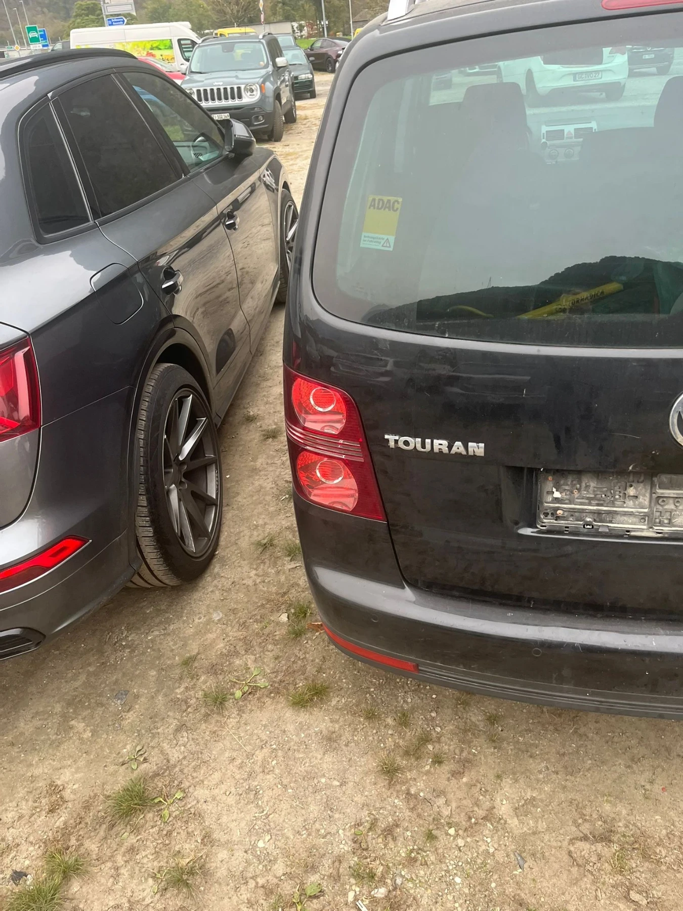 VW Touran 2.0 TDI, снимка 5 - Автомобили и джипове - 56167559