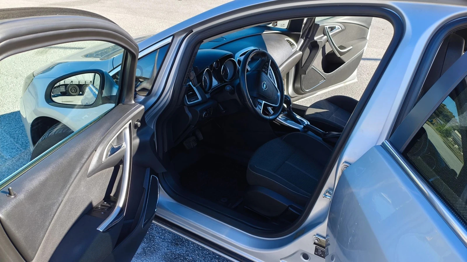 Opel Astra J Sports Tourer , снимка 9 - Автомобили и джипове - 56337488