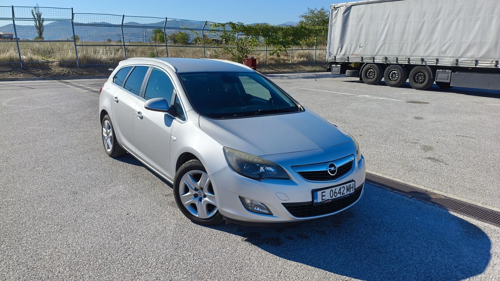 Opel Astra J Sports Tourer 