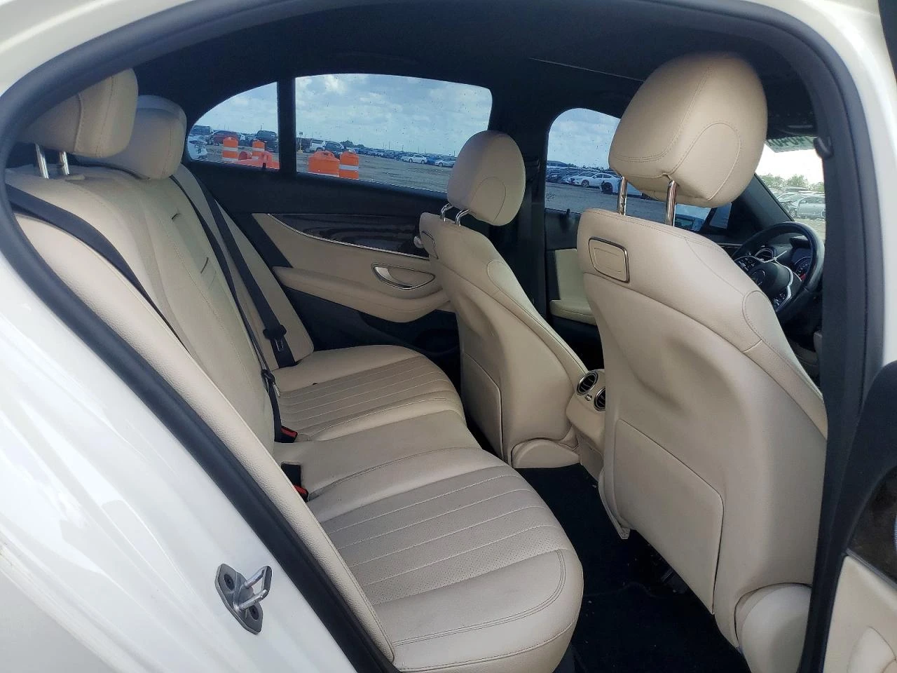 Mercedes-Benz E 300 2.0l, снимка 10 - Автомобили и джипове - 56711029