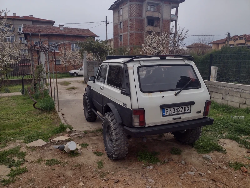 Lada Niva, снимка 4 - Автомобили и джипове - 48358642