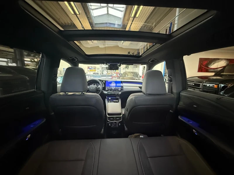 Lexus RX 450h plus НОВ!LUXURY/309HP/PANO/360/HUD/MEMO/M.LEVINSON/595g, снимка 16 - Автомобили и джипове - 52414556