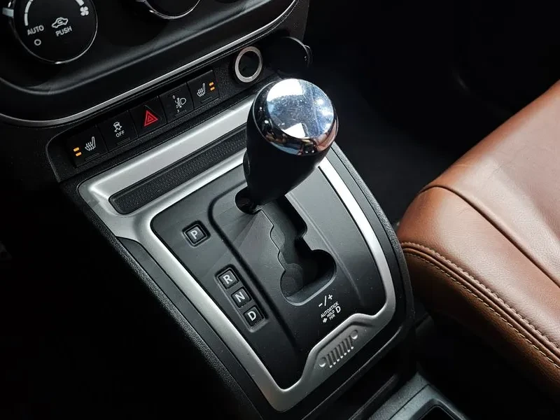 Jeep Compass, снимка 9 - Автомобили и джипове - 54463270
