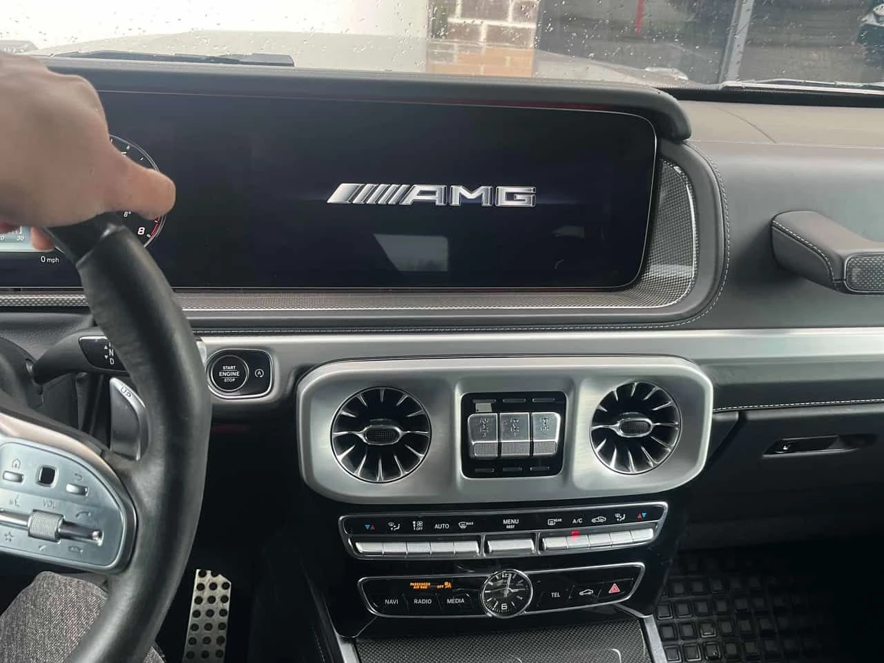 Mercedes-Benz G * AMG 63 * PANO* KEYLESS* ПОДГРЕВ* , снимка 9 - Автомобили и джипове - 53847249