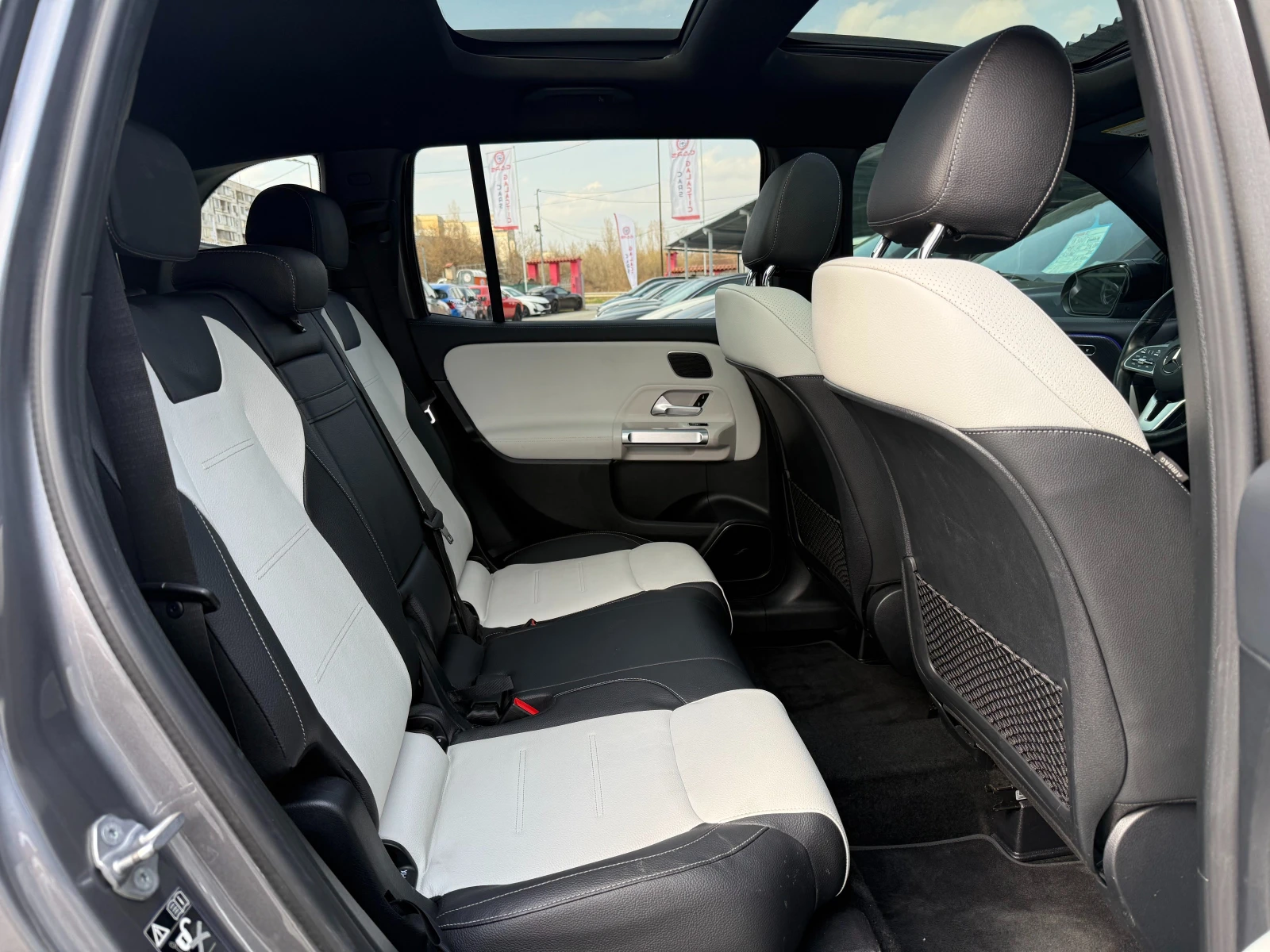 Mercedes-Benz GLB 250, 4MATIC, AMG-LINE, снимка 10 - Автомобили и джипове - 53901291