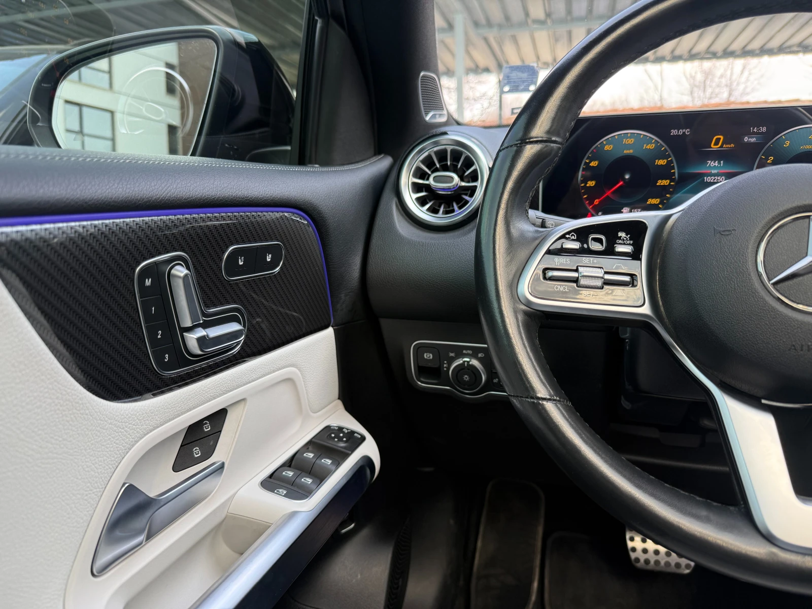 Mercedes-Benz GLB 250, 4MATIC, AMG-LINE, снимка 12 - Автомобили и джипове - 53901291