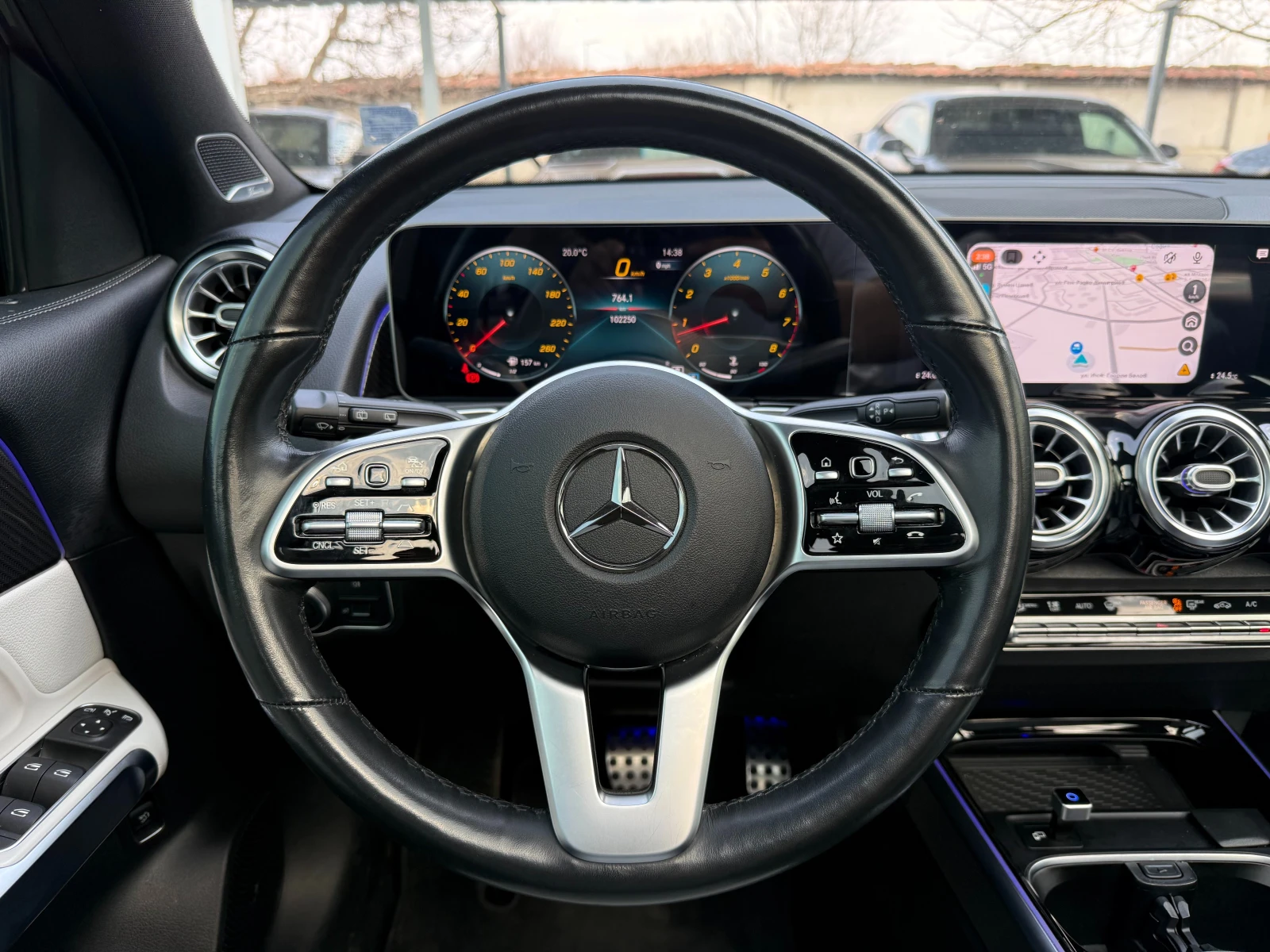 Mercedes-Benz GLB 250, 4MATIC, AMG-LINE, снимка 11 - Автомобили и джипове - 53901291