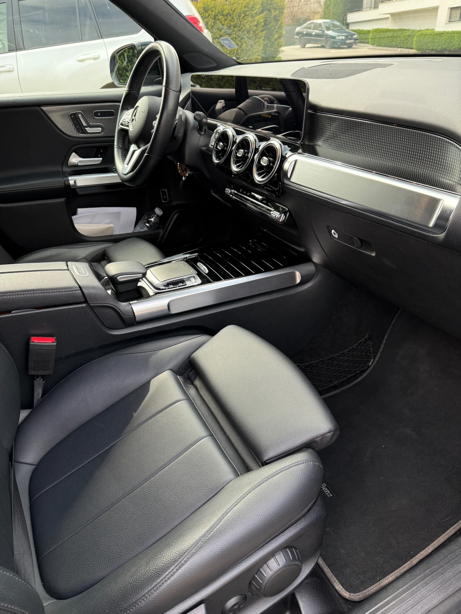Mercedes-Benz GLB 200, снимка 6 - Автомобили и джипове - 54299523