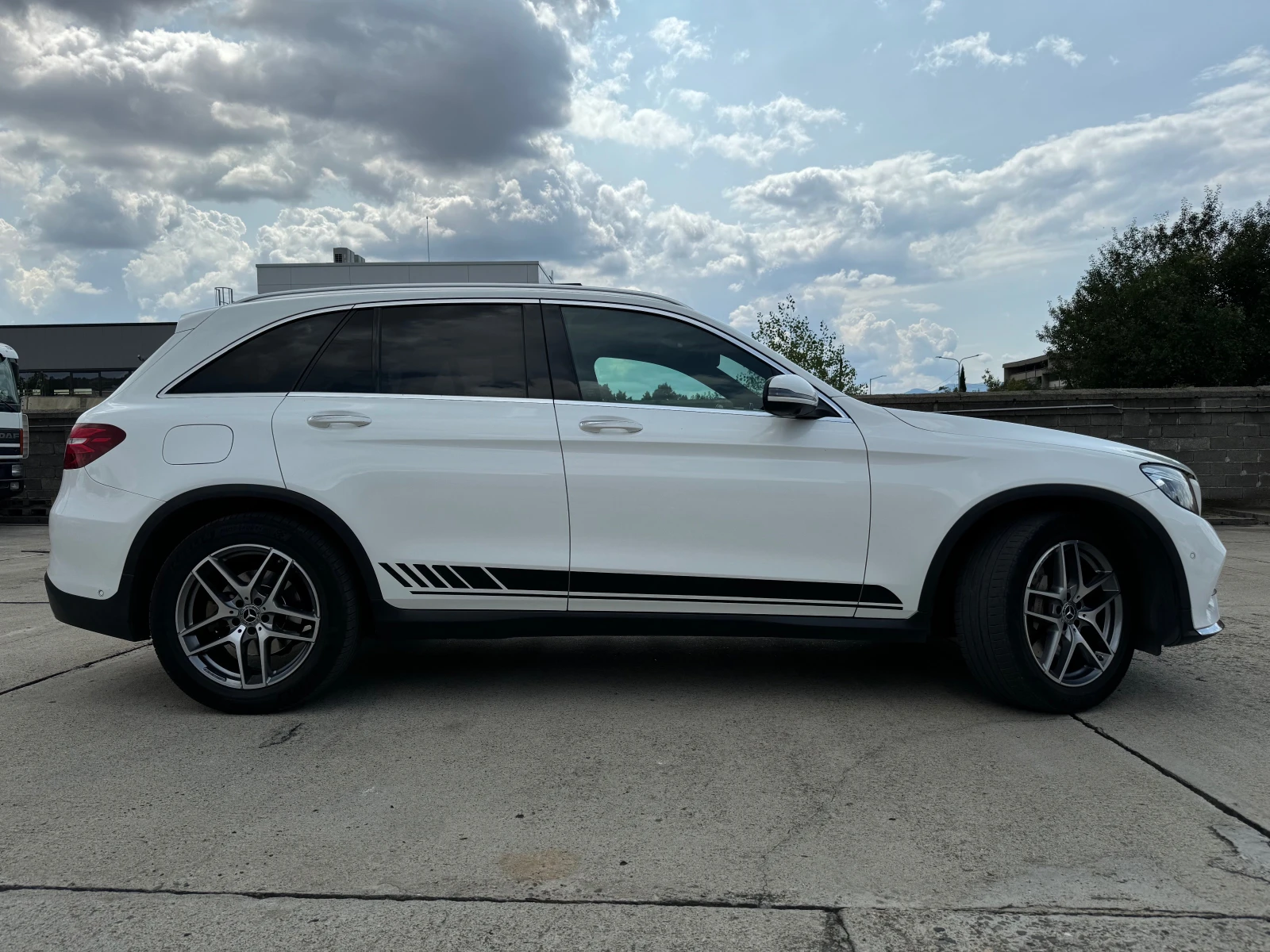 Mercedes-Benz GLC 350 AMG , Burmaster , 360 камера , алкантара , снимка 5 - Автомобили и джипове - 54369110