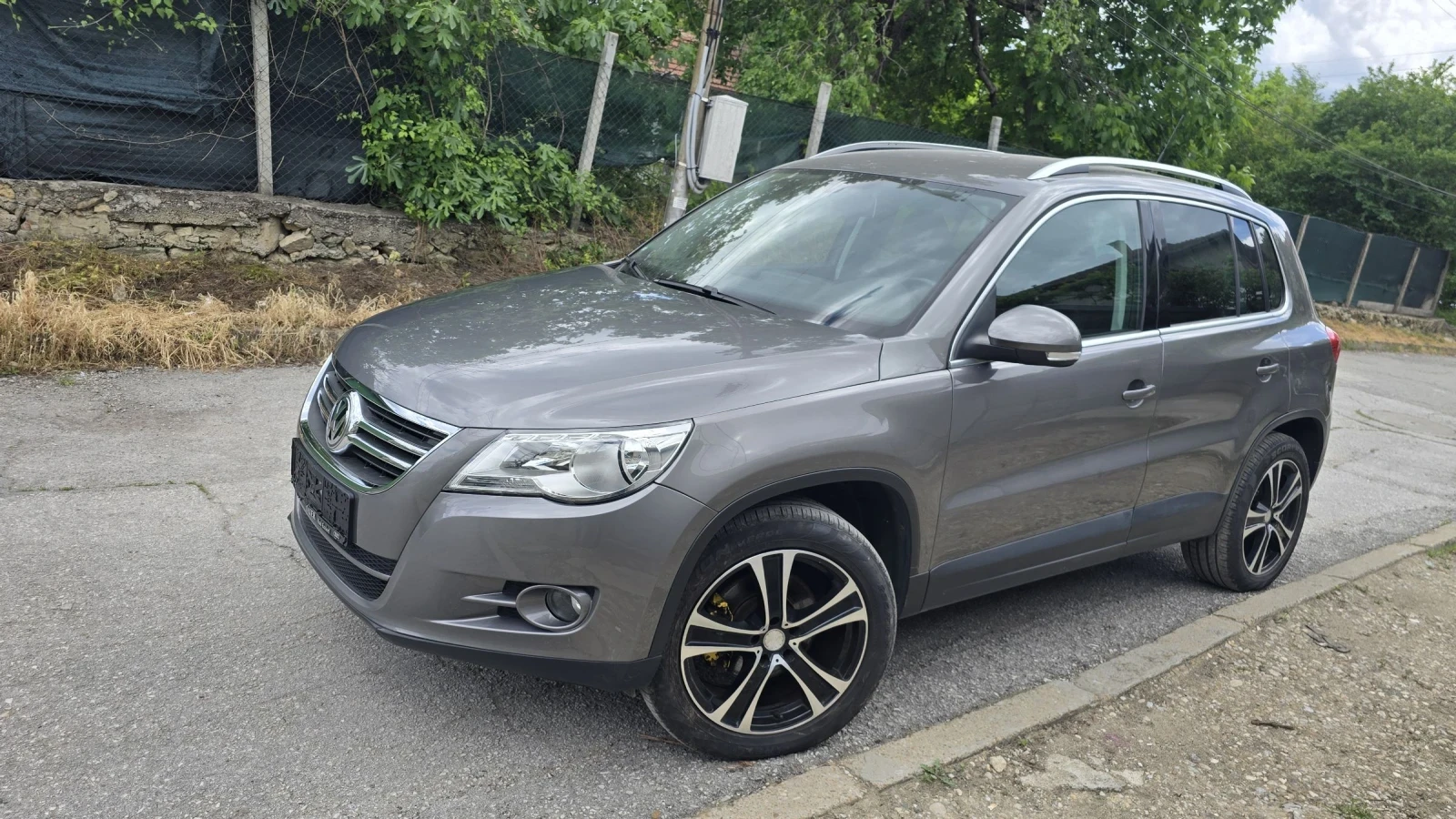 VW Tiguan, снимка 2 - Автомобили и джипове - 54528933