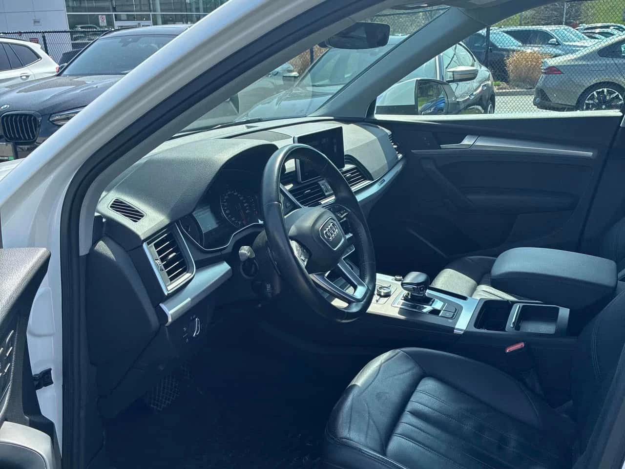 Audi Q5 Progressiv/ПАНОРАМА/ОТ ПРЕДСТАВИТЕЛСТВО, снимка 7 - Автомобили и джипове - 54655814