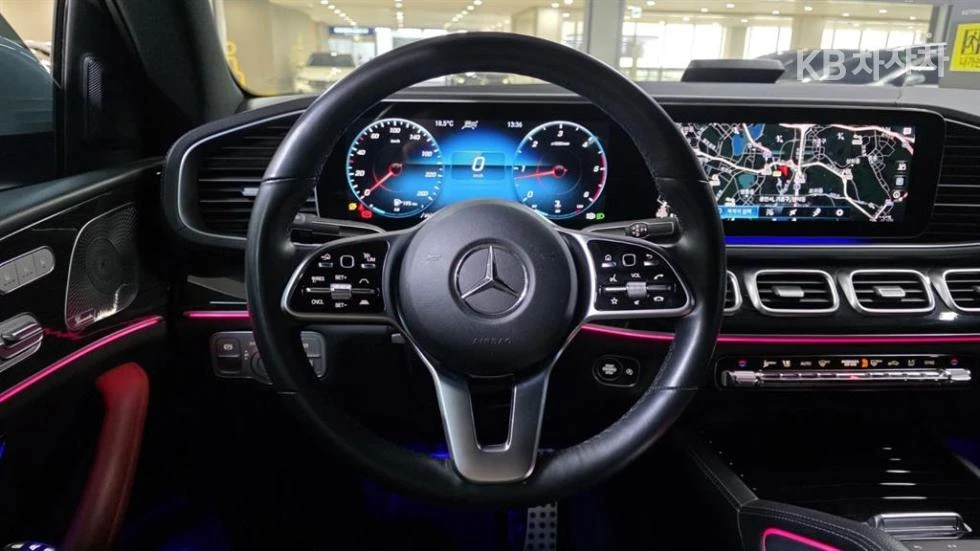 Mercedes-Benz GLE 400 CDI , снимка 9 - Автомобили и джипове - 54745959