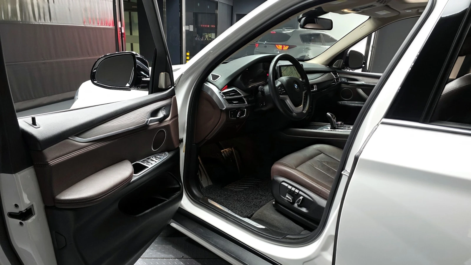 BMW X5 | ДИГИТАЛНО ТАБЛО | HUD | ПОДГРЕВ | , снимка 9 - Автомобили и джипове - 55073366