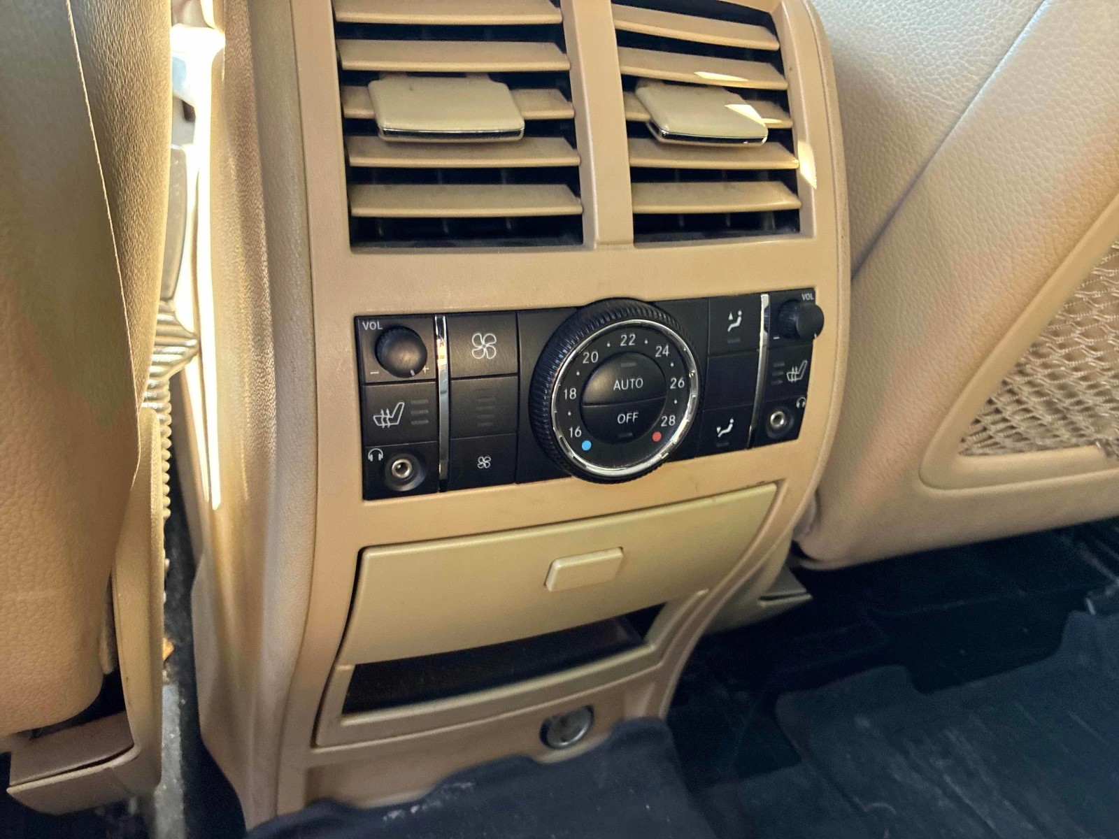 Mercedes-Benz GL * 350 BlueTEC * CARFAX * БЕЗ ПЪРВОНАЧАЛНА ВНОСКА, снимка 13 - Автомобили и джипове - 56134924