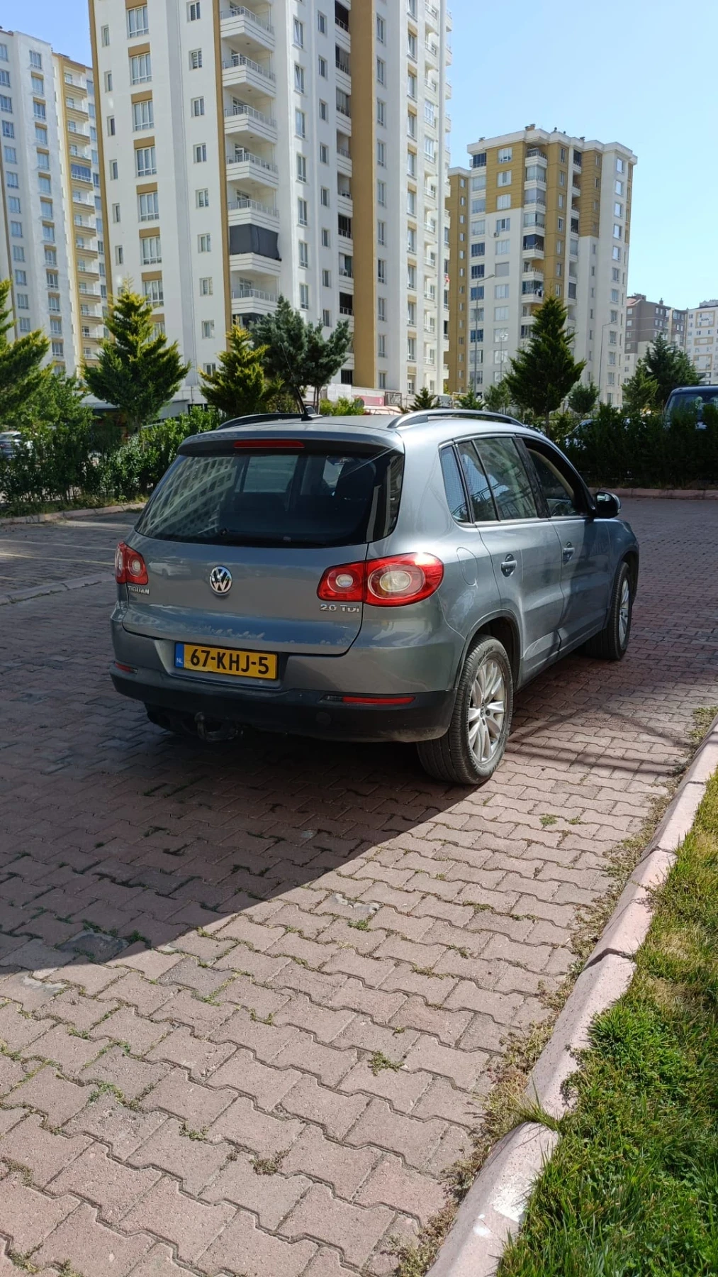 VW Tiguan 2, 0tdi DSG 4motion Перфектен , снимка 2 - Автомобили и джипове - 56197929