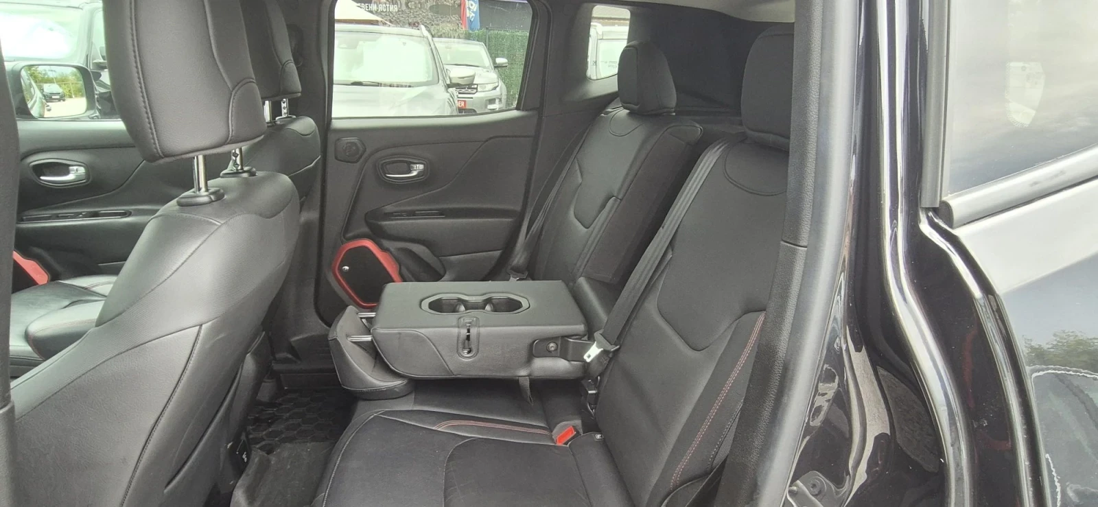 Jeep Renegade 2.0CRDI-170кс.4Х4, снимка 9 - Автомобили и джипове - 56238053