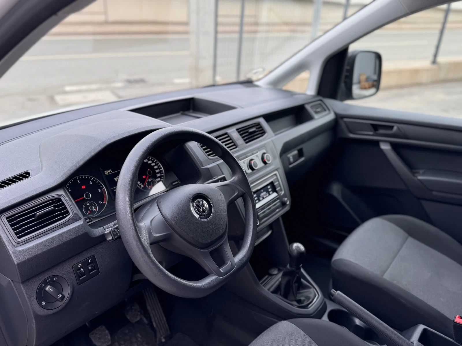 VW Caddy 2.0 TDI BlueMotion Diesel MAXI ДДС N1 - изображение 9