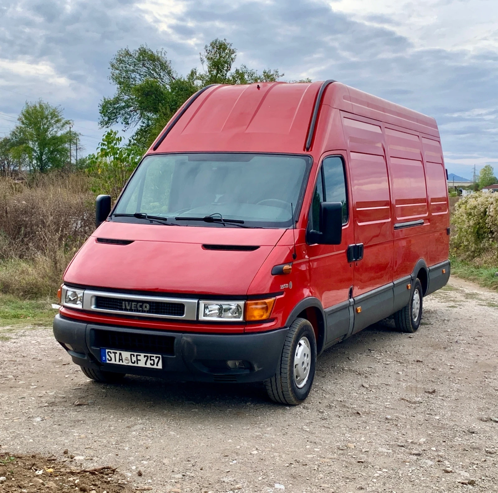 Iveco Daily 2.8TDI* SUPER MAXII XXXL | 2 С-НИЧНИ ВРАТИ* 196км, снимка 2 - Бусове и автобуси - 53854005