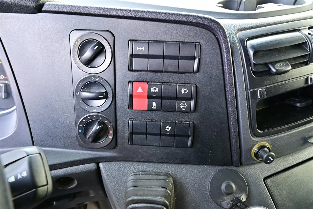 Mercedes-Benz Atego 1327, снимка 13 - Камиони - 54044661