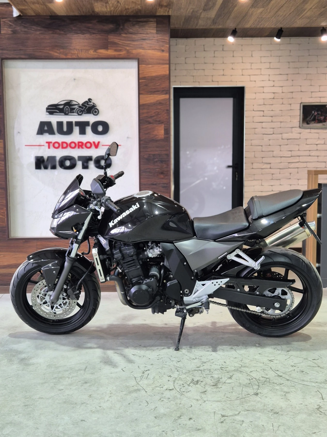Kawasaki Z 750 Нов внос от ШВЕЙЦАРИЯ!, снимка 4 - Мотоциклети и мототехника - 55407476