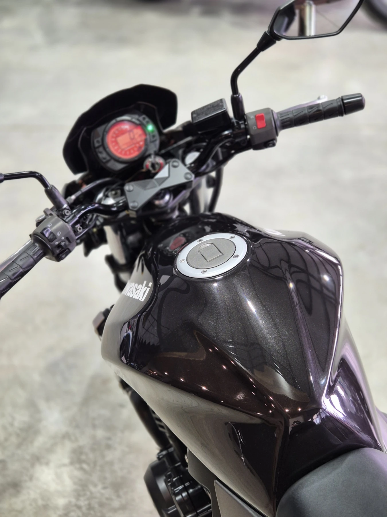 Kawasaki Z 750 Нов внос от ШВЕЙЦАРИЯ!, снимка 14 - Мотоциклети и мототехника - 55407476