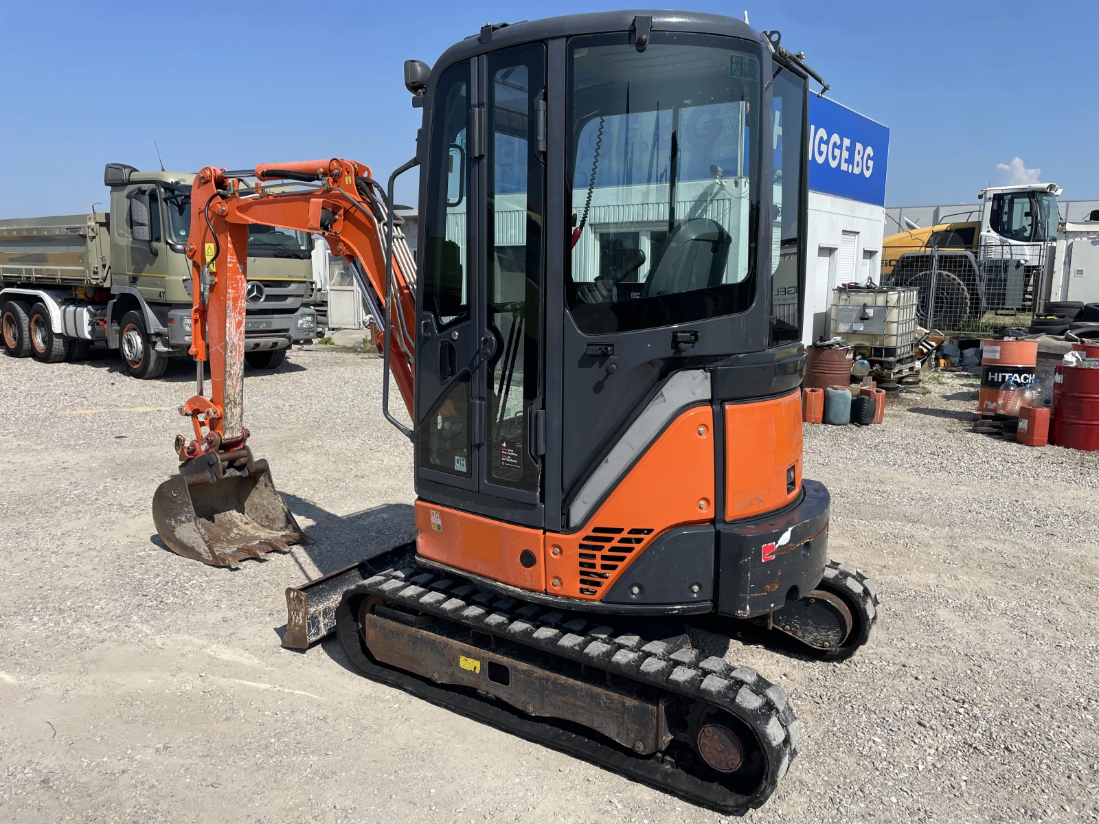 Багер Hitachi ZX 22U-2 CLR - изображение 3