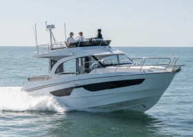 Моторна яхта Beneteau Antares 11 Fly | Auto.bg — изображение 2