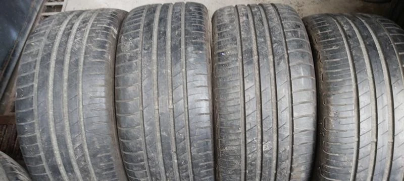 Гуми Летни 245/40R19, снимка 1 - Гуми и джанти - 32283488